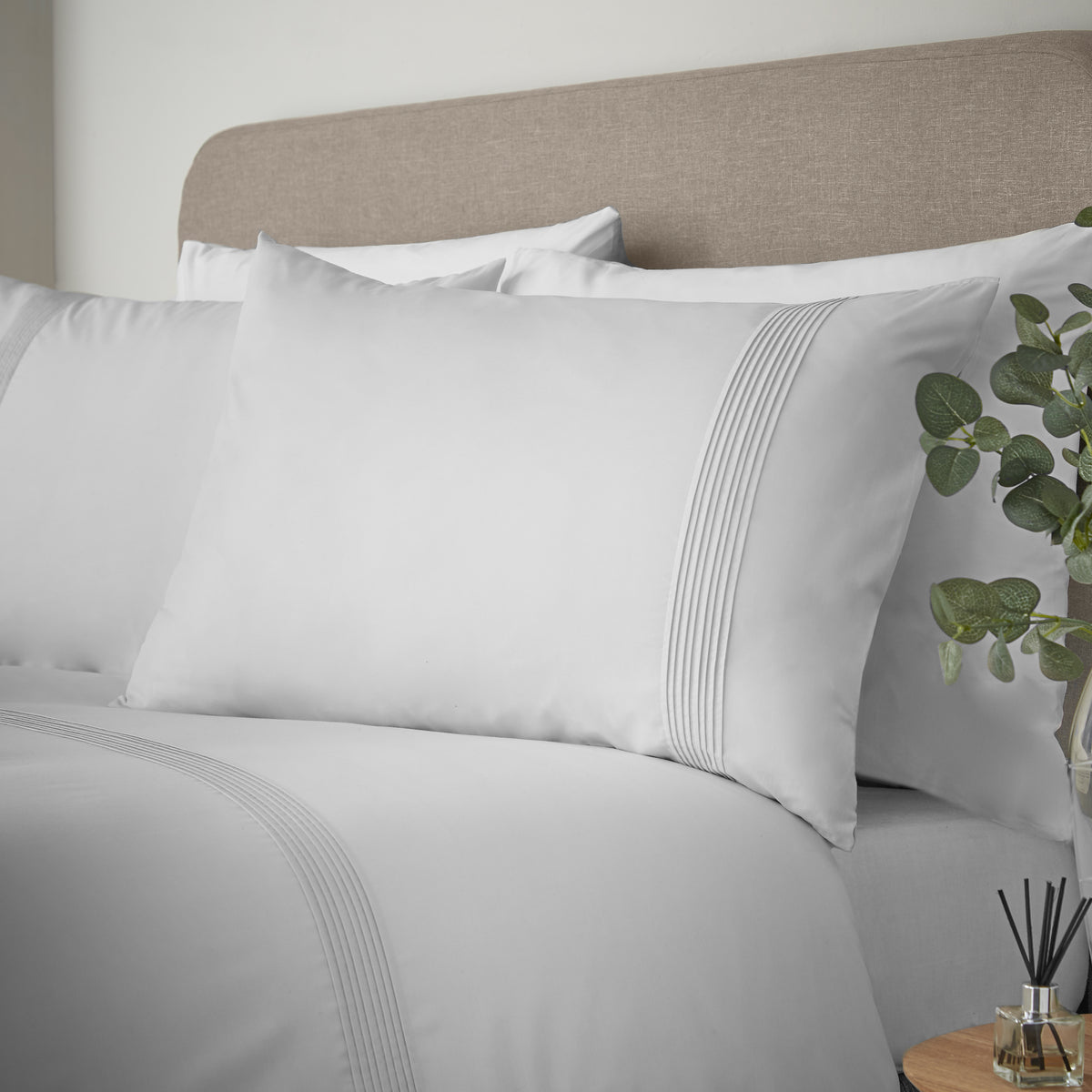 Catherine Lansfield Pintuck Easy Iron Percale Duvet Cover Bedding Set White