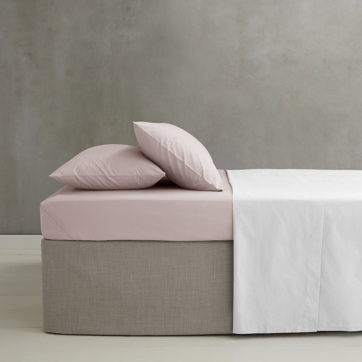 Catherine Lansfield Easy Iron Percale Extra Deep Bed Linen Fitted Sheet Blush
