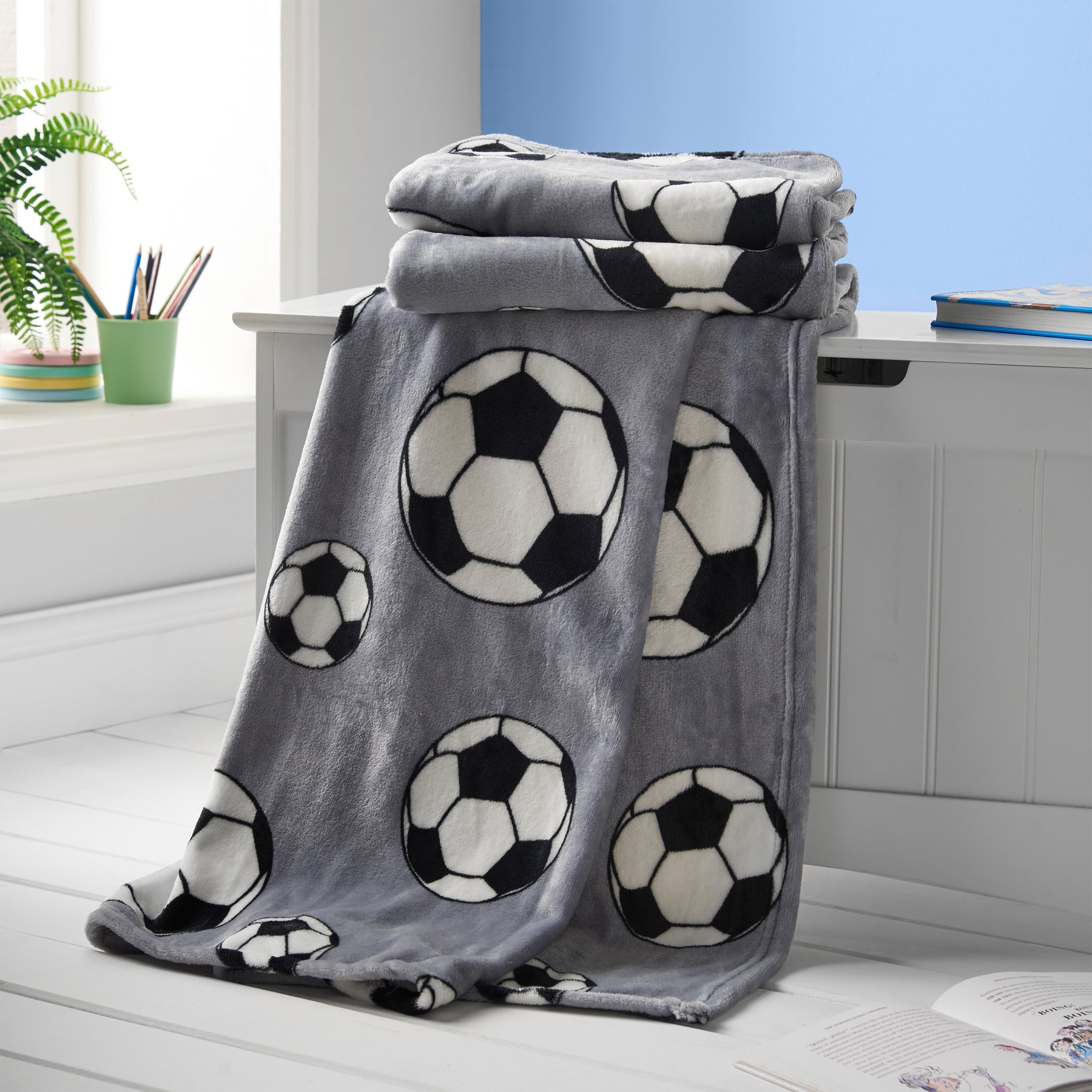 Catherine Lansfield Football 130cm x 170cm Fleece Throw Grey