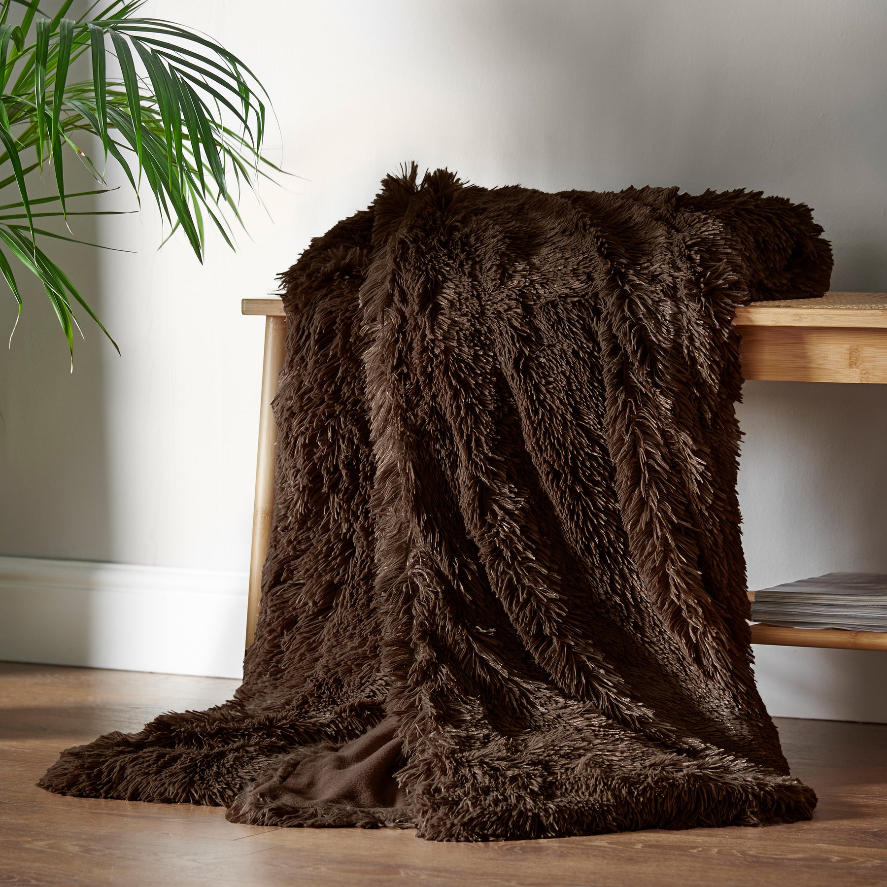 Catherine Lansfield Cuddly 150cm x 200cm Faux Fur Throw Chocolate