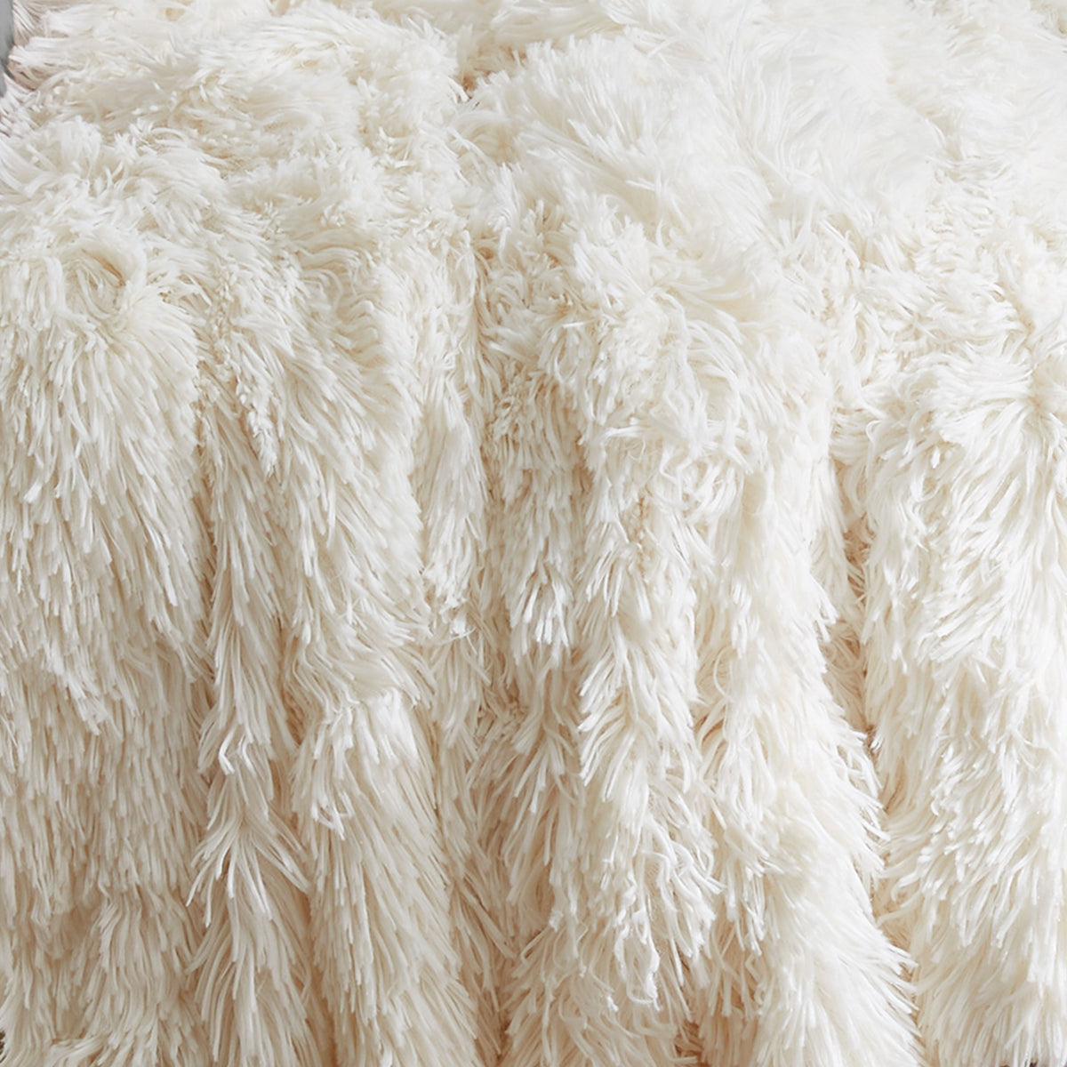 Catherine Lansfield Cuddly 150cmx200cm Throw Cream