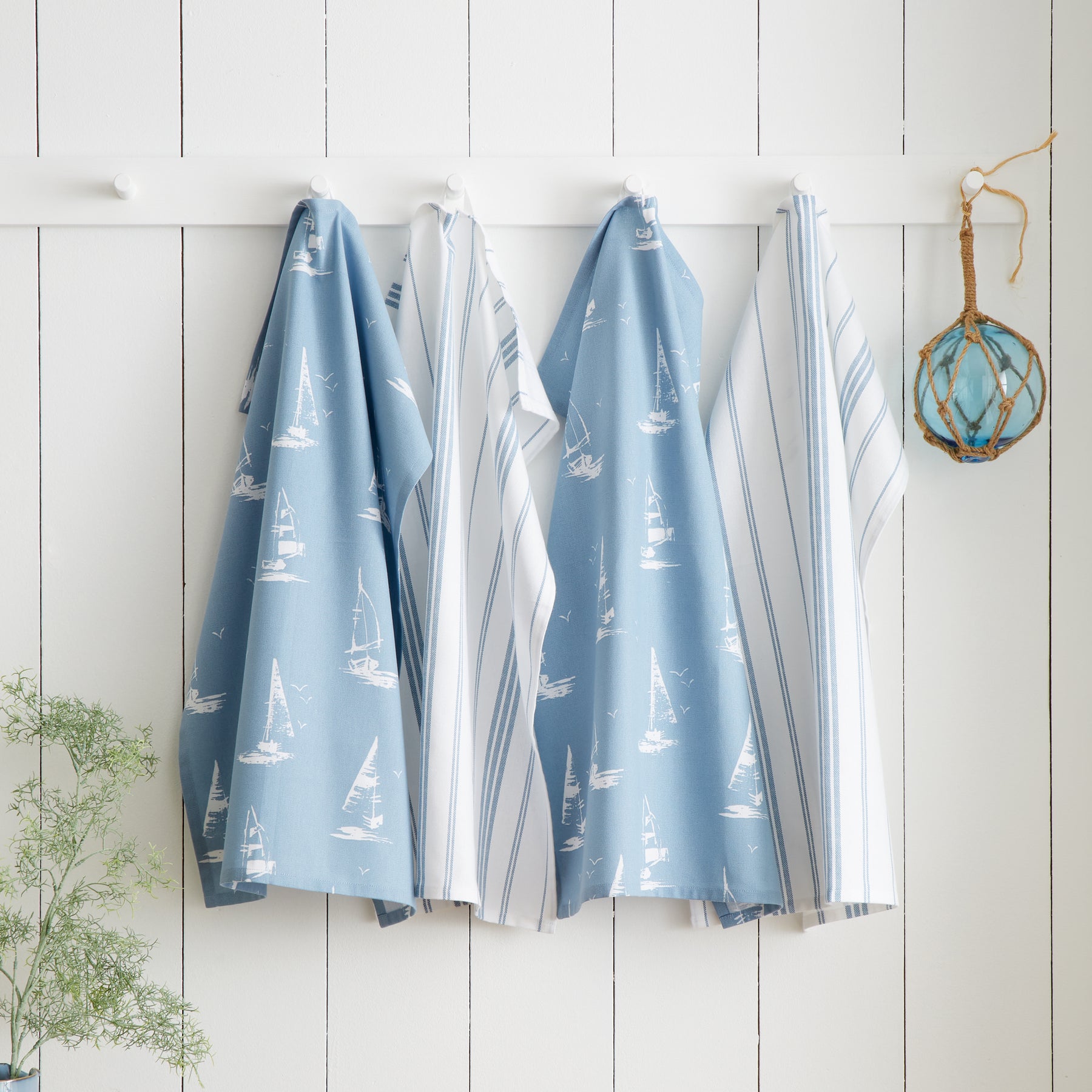 Catherine Lansfield Salcombe Boats Four Tea Towels Blue