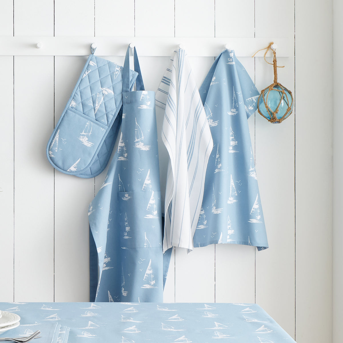 Catherine Lansfield Salcombe Boats Four Tea Towels Blue
