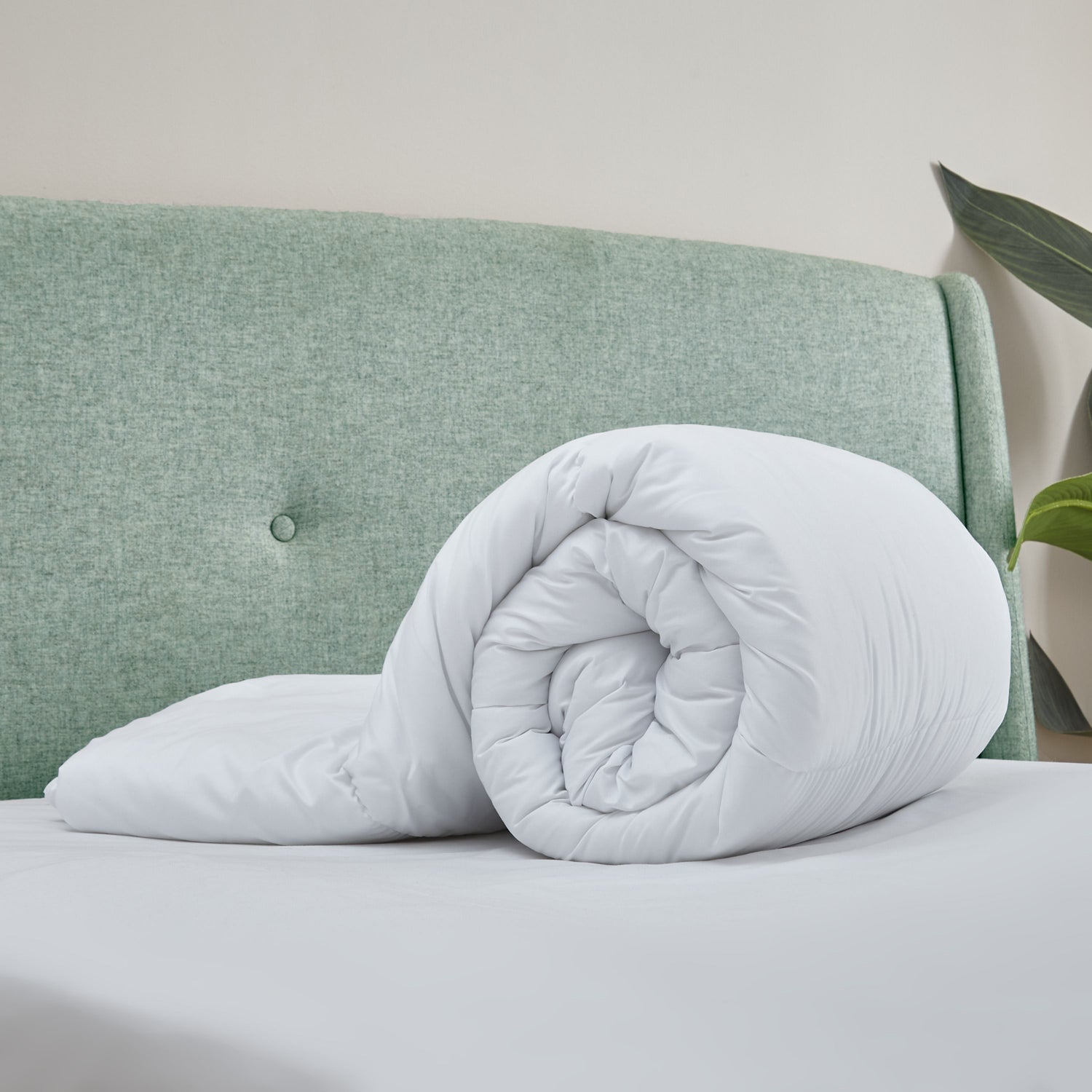 Catherine Lansfield So Soft 15 Tog Duvet White
