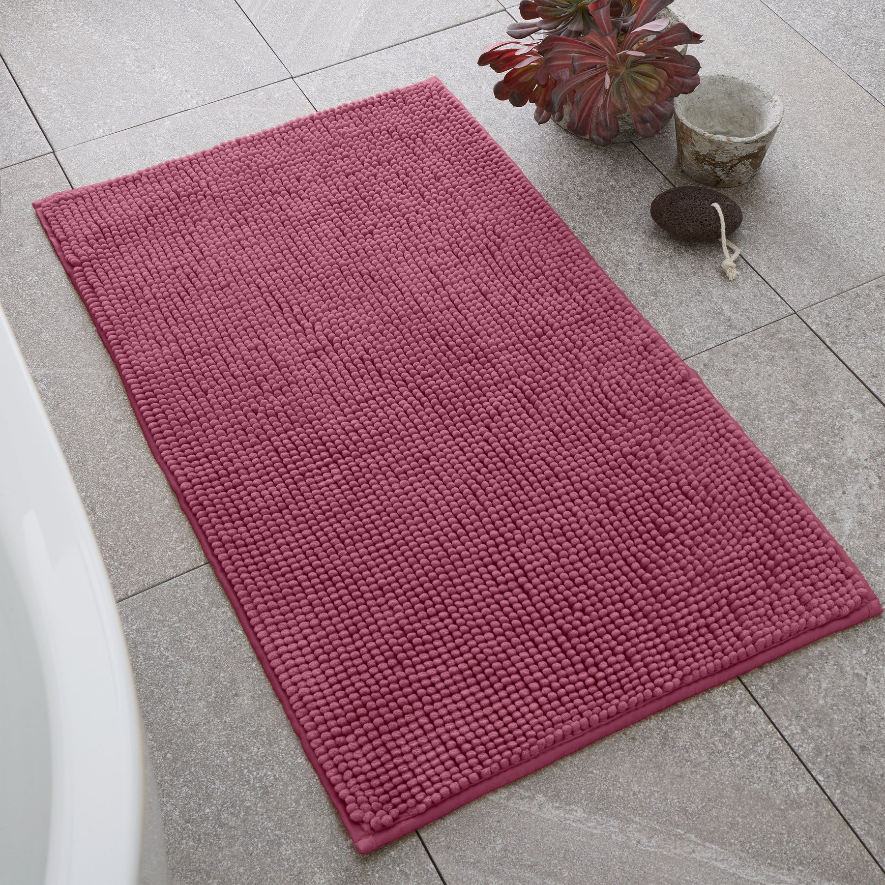 Catherine Lansfield Bobble 50cm x 80cm Bath Mat Raspberry