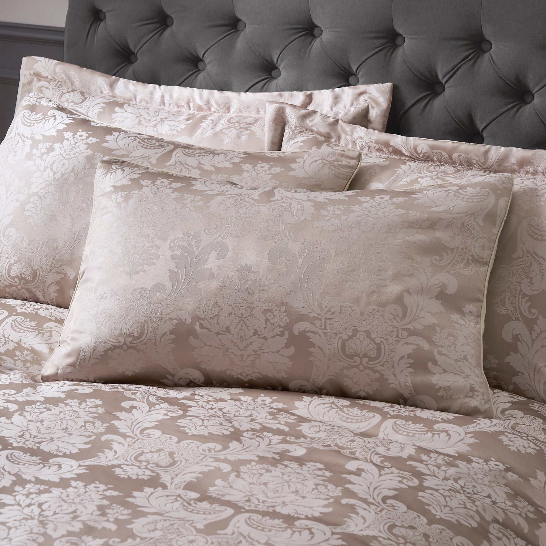 Catherine Lansfield Damask Jacquard Duvet Cover Bedding Set Champagne
