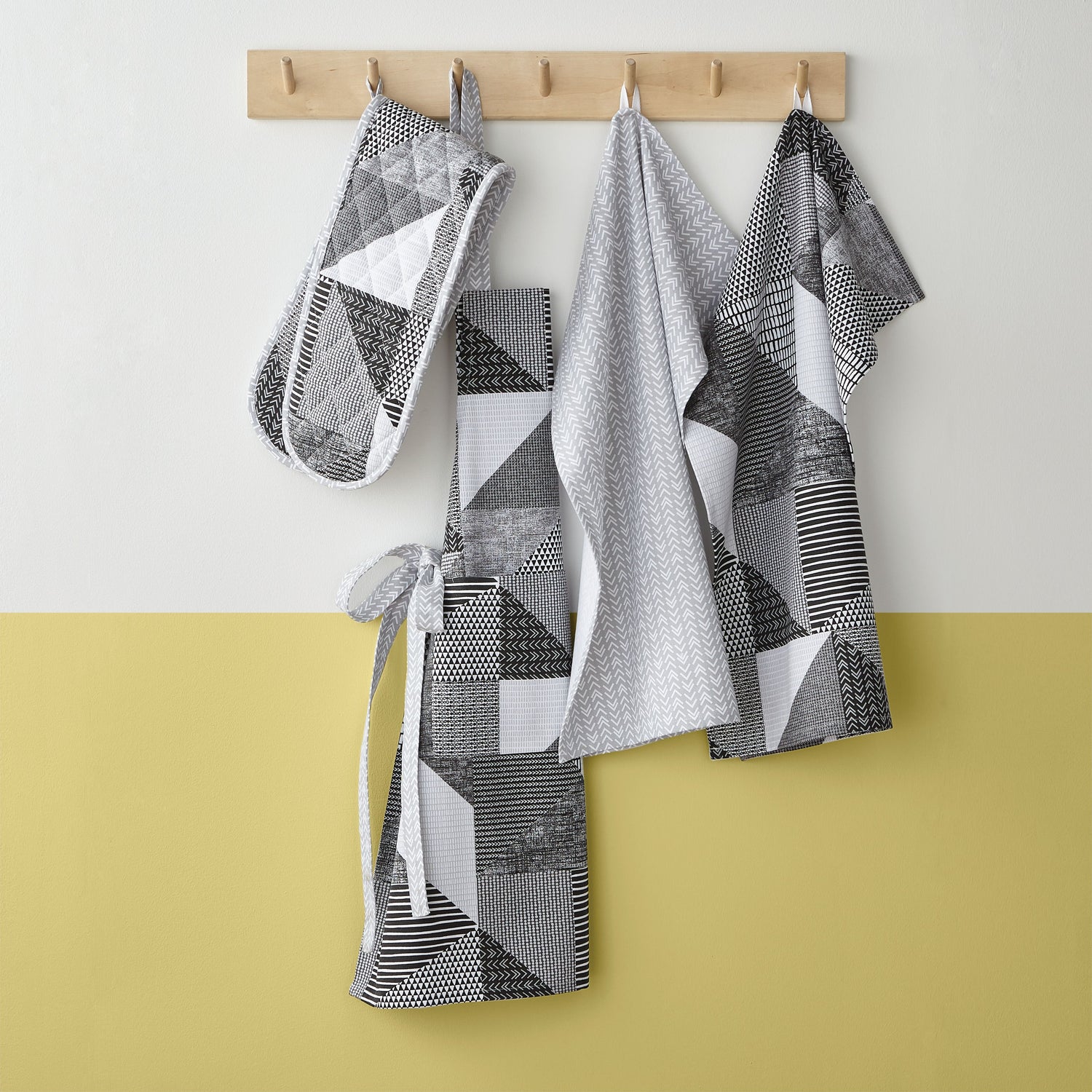 Catherine Lansfield Larsson Geo Two x Tea Towels Grey