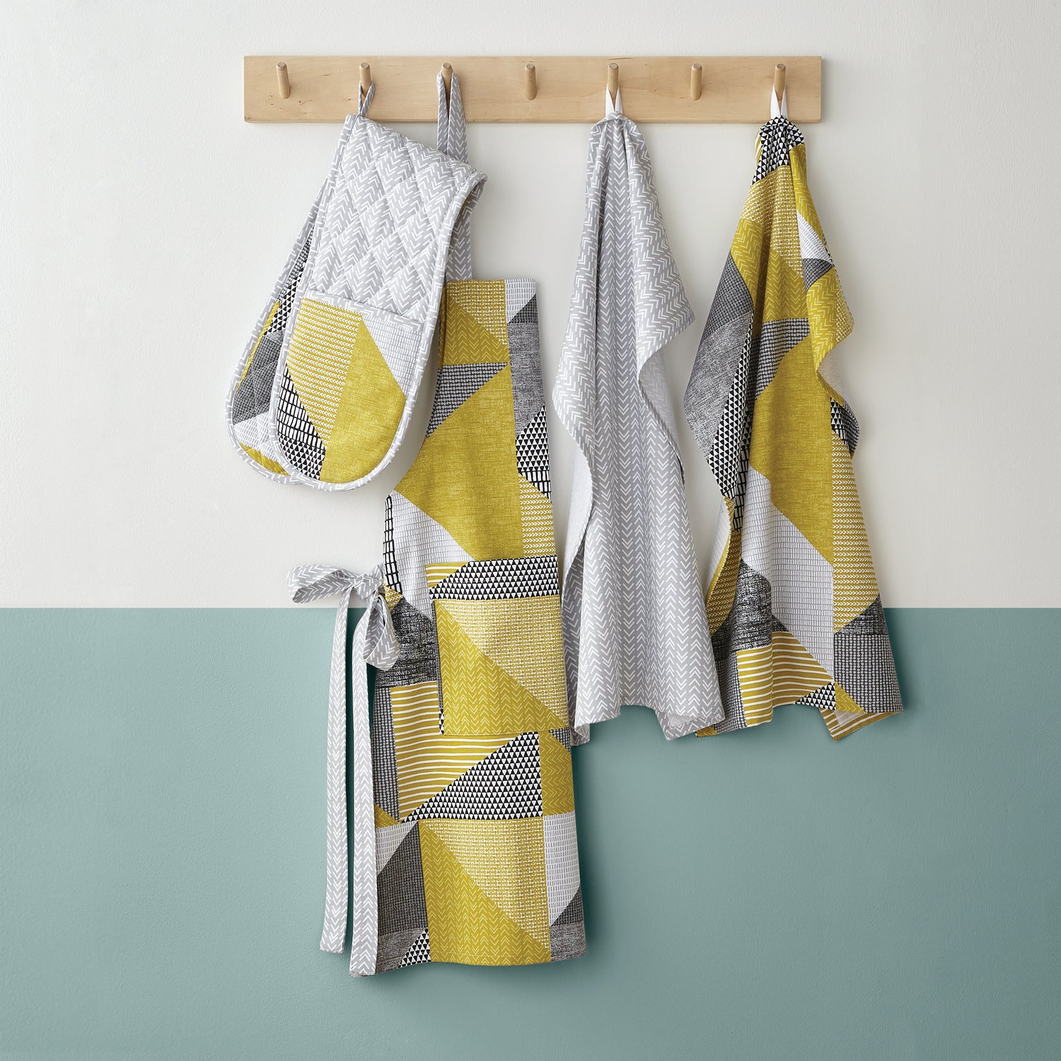 Catherine Lansfield Larsson Geo Apron Ochre