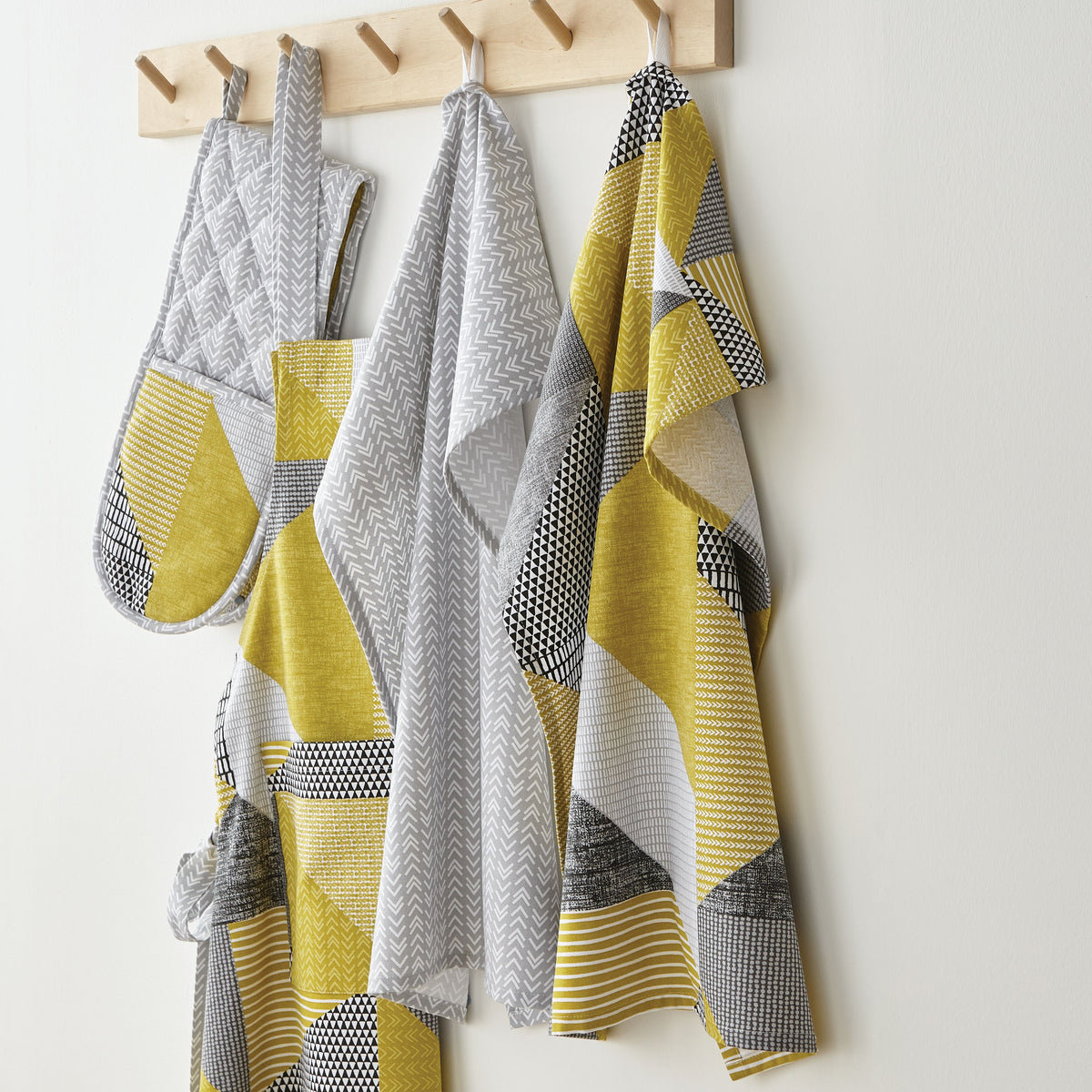 Catherine Lansfield Larsson Geo Two x Tea Towels Ochre