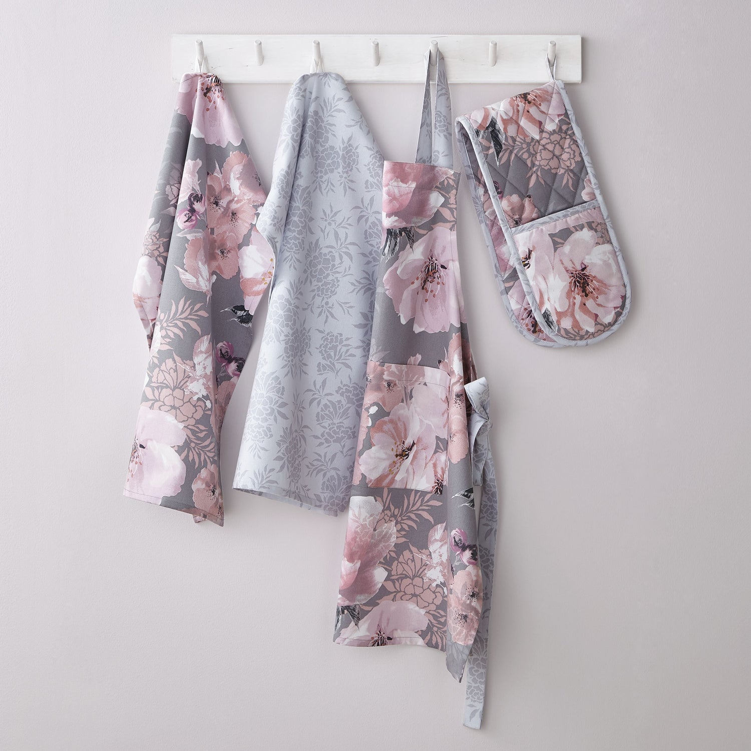 Catherine Lansfield Dramatic Floral Oven Glove Grey