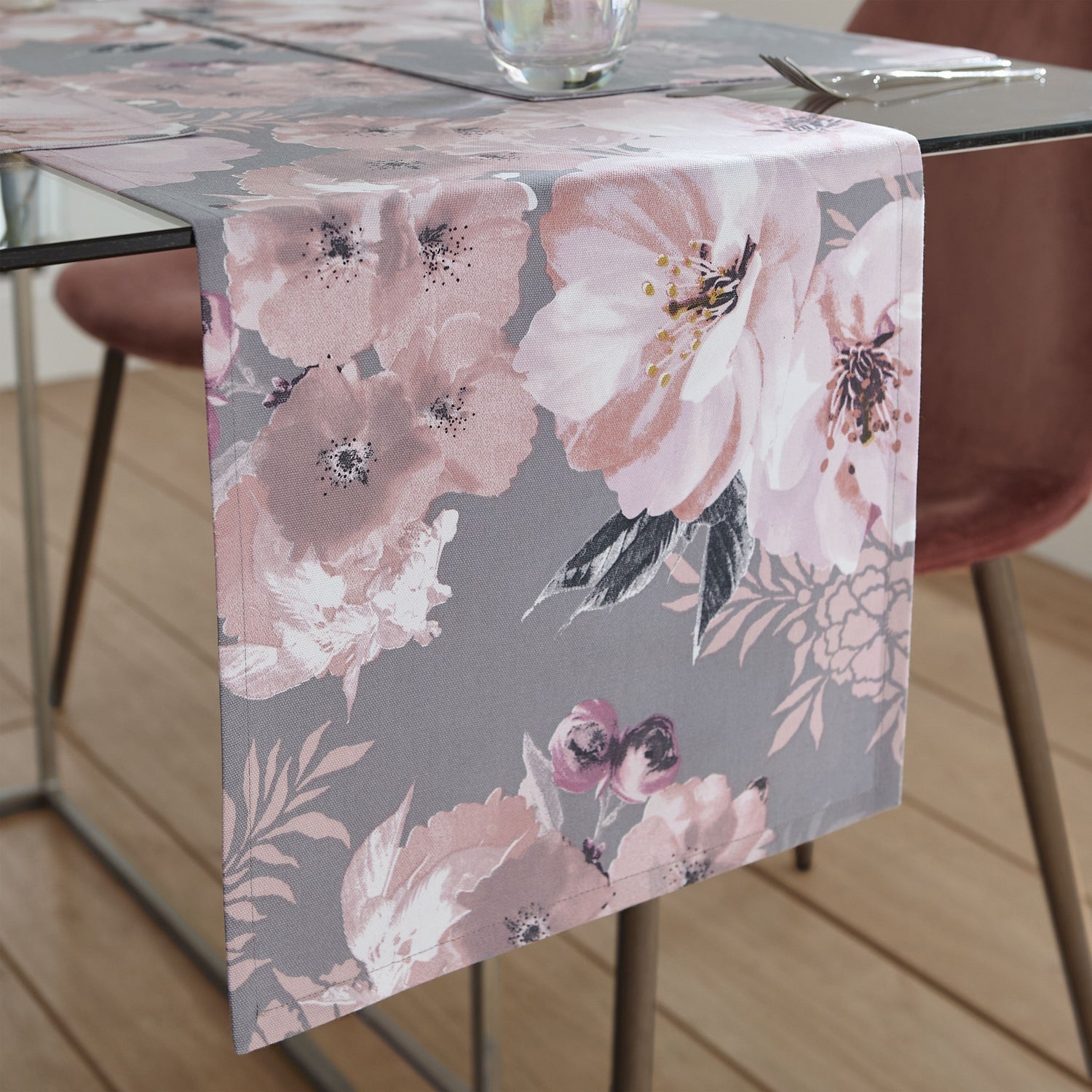 Catherine Lansfield Dramatic Floral 33cm x 220cm Runner Grey