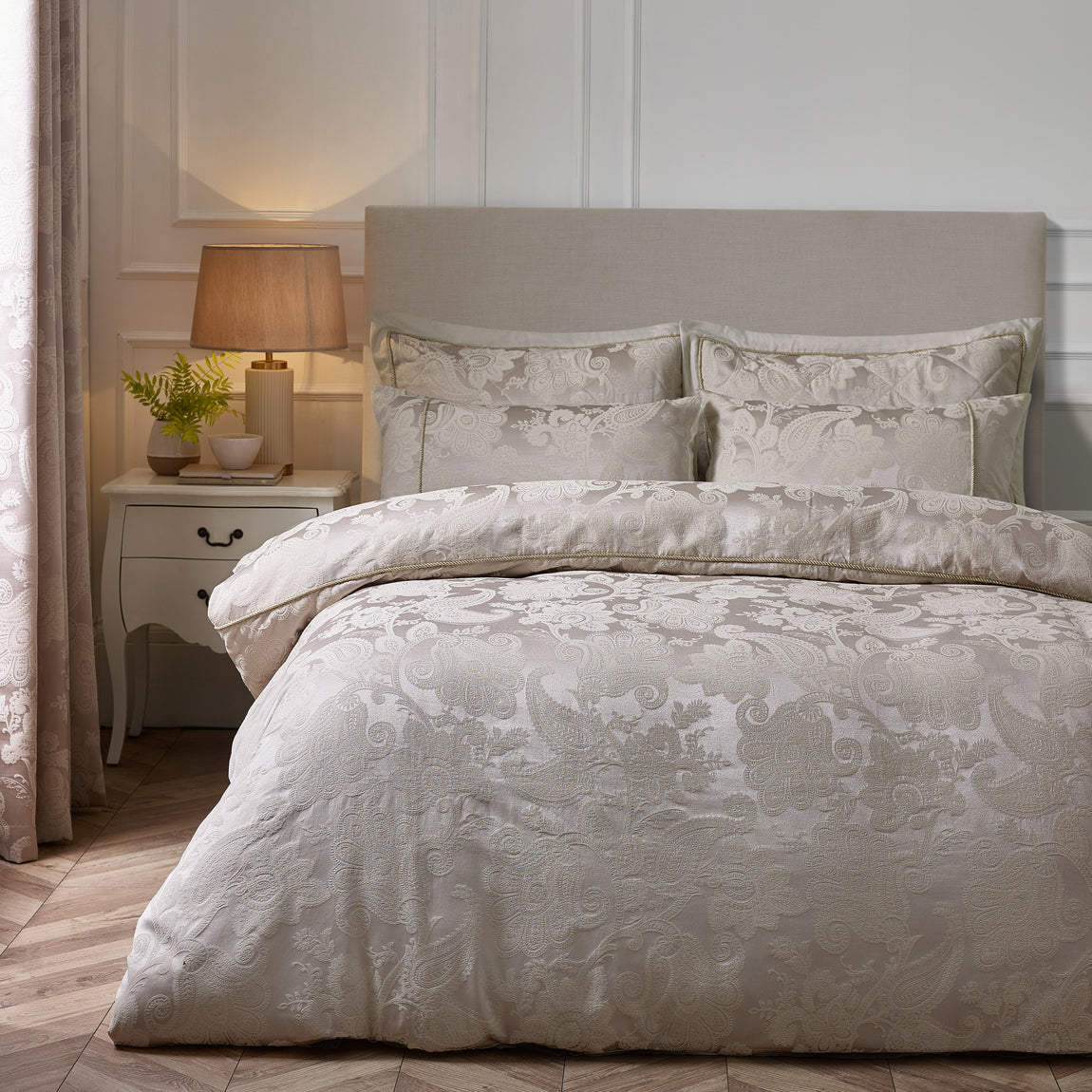 Catherine Lansfield Opulent Jacquard Duvet Cover Bedding Set Champagne