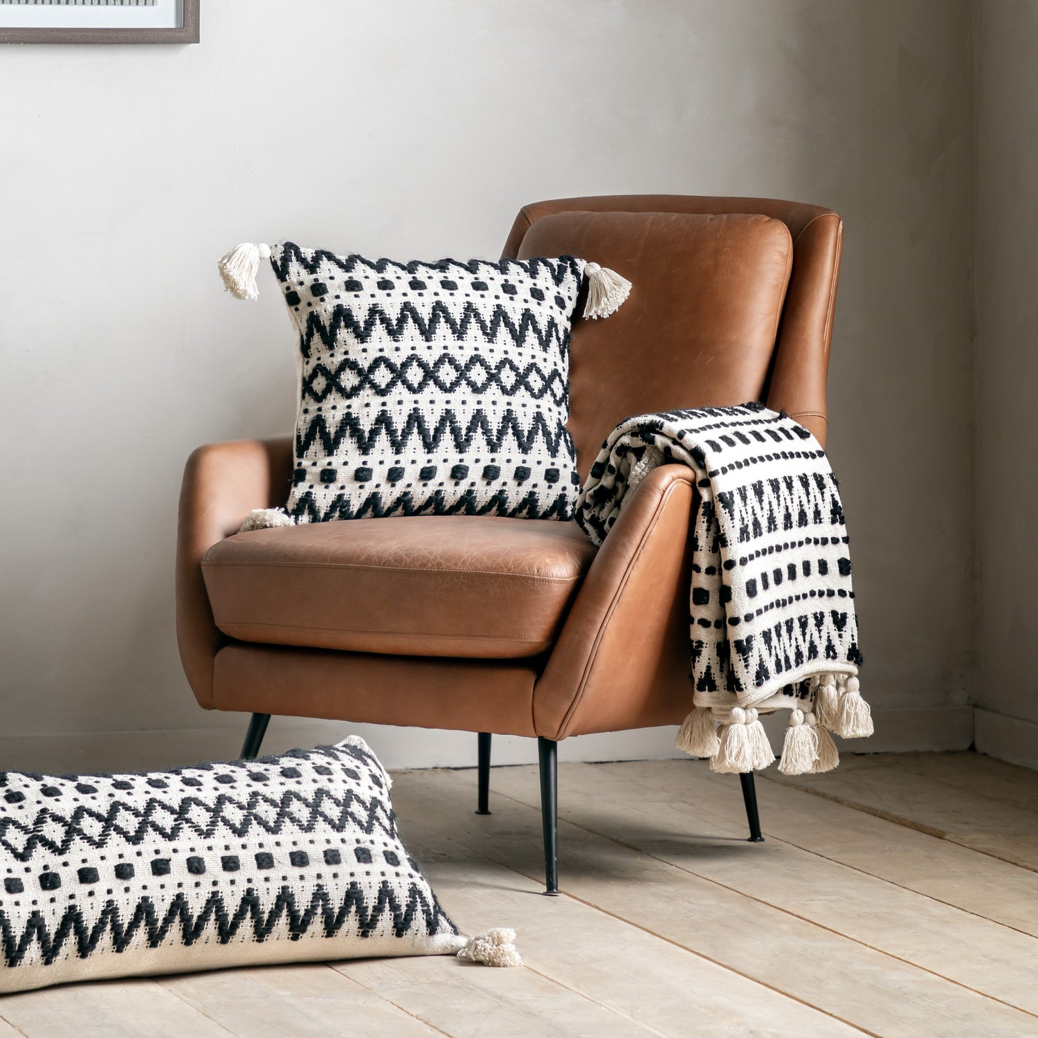 Tufted 45cm x 45cm Filled Cushion Black Cream