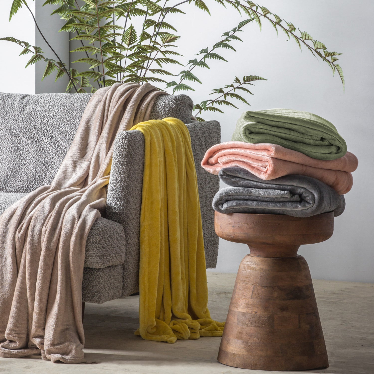 Rolled 140cm x 180cm Flannel Fleece Throw Blush