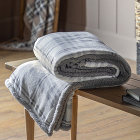 Tartan 152cm x 177cm Sherpa Throw Grey