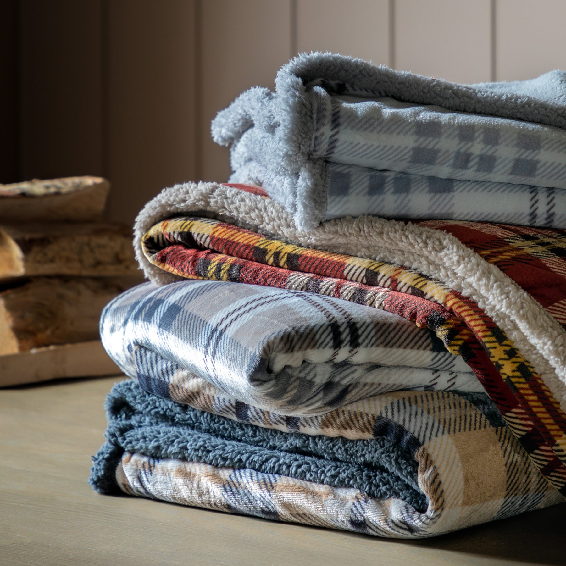 Tartan 152cm x 177cm Sherpa Throw Natural