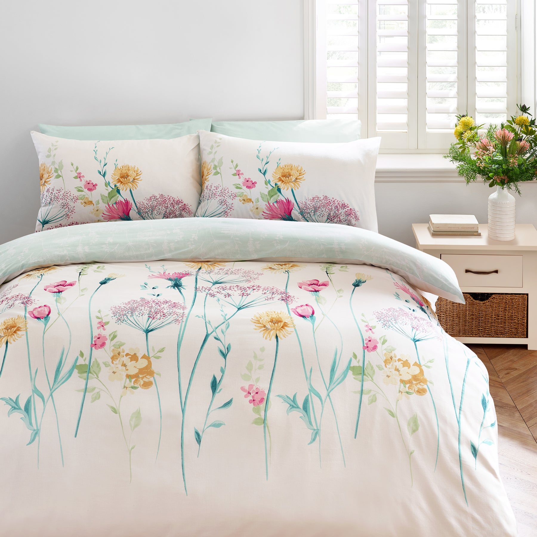 Catherine Lansfield Meadowsweet Floral Duvet Cover Bedding Set Bright