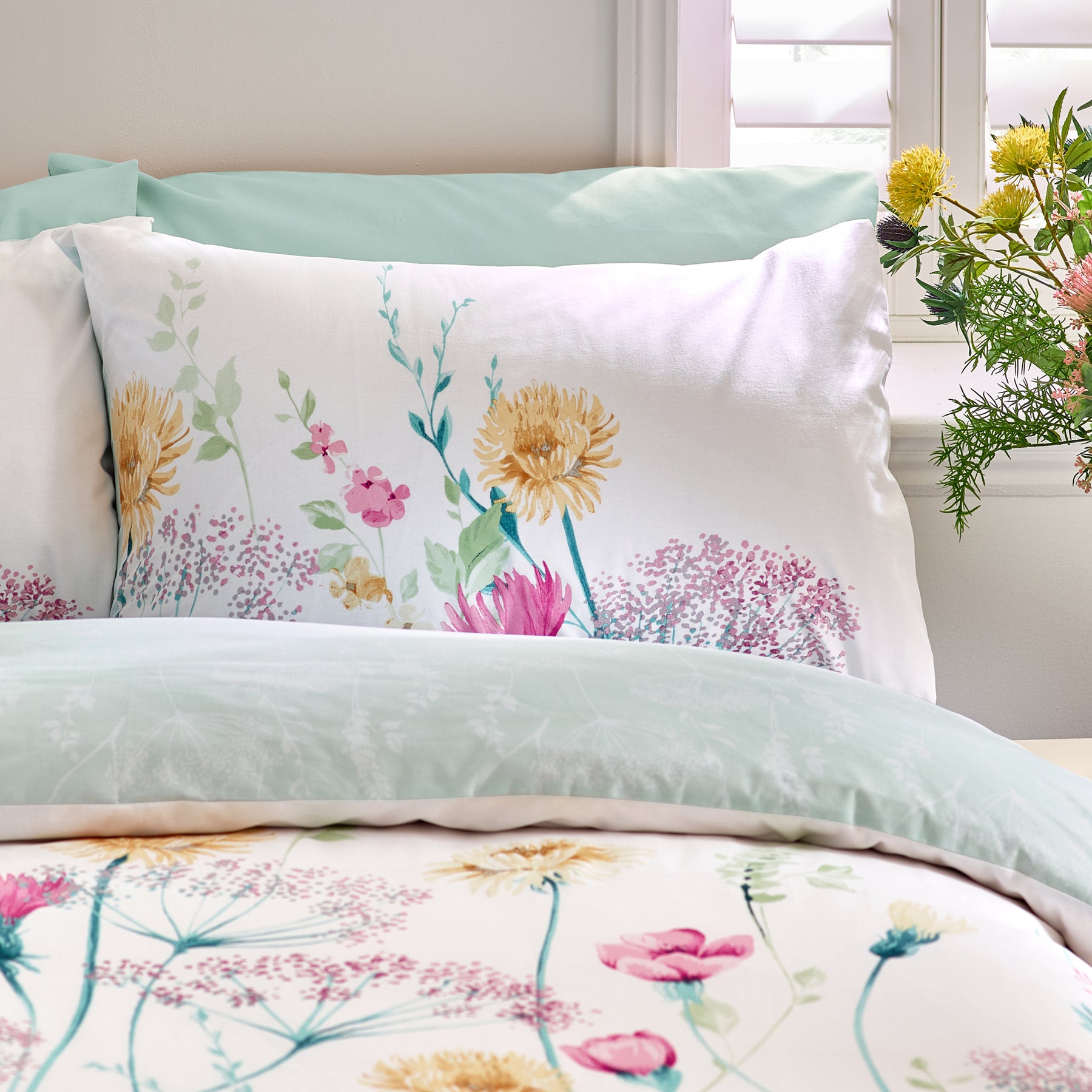 Catherine Lansfield Meadowsweet Floral Duvet Cover Bedding Set Bright