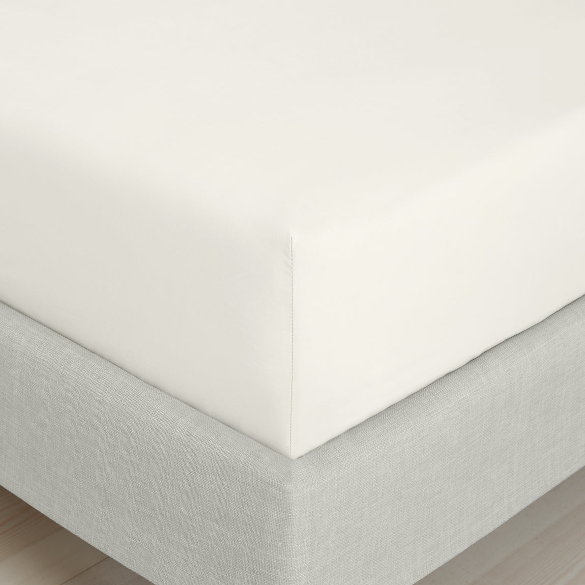 Bianca 200 Thread Count Cotton Percale Extra Deep Bed Linen Fitted Sheet Cream