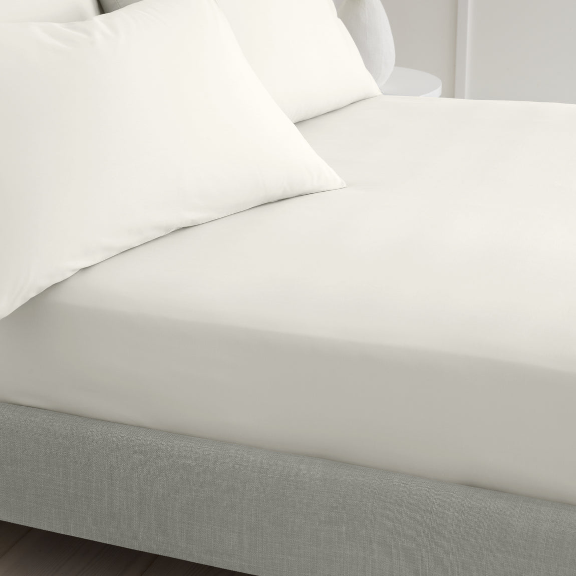 Bianca 200 Thread Count Cotton Percale Extra Deep Bed Linen Fitted Sheet Cream