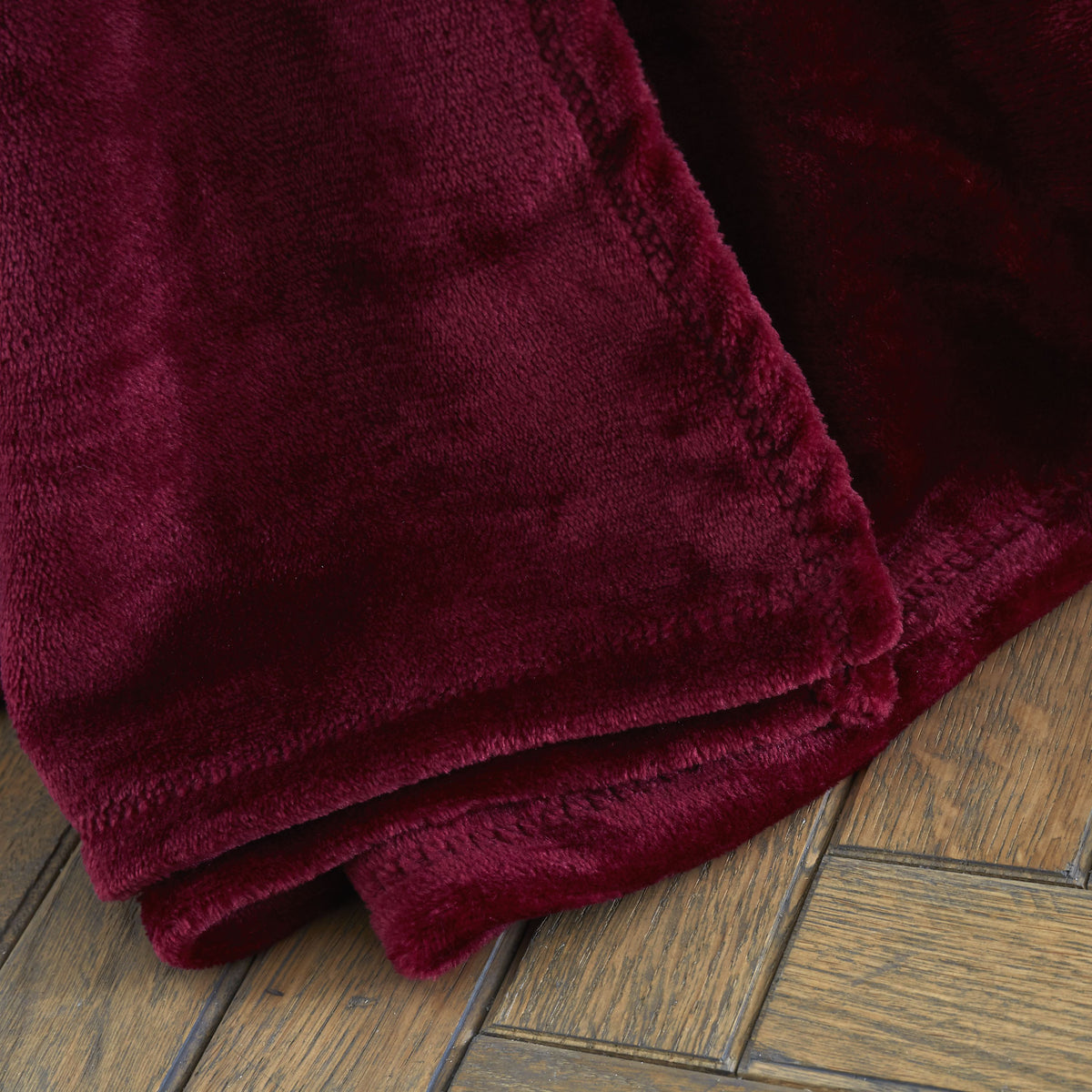 Catherine Lansfield Raschel Velvet Touch 130cm x 170cm Throw Red