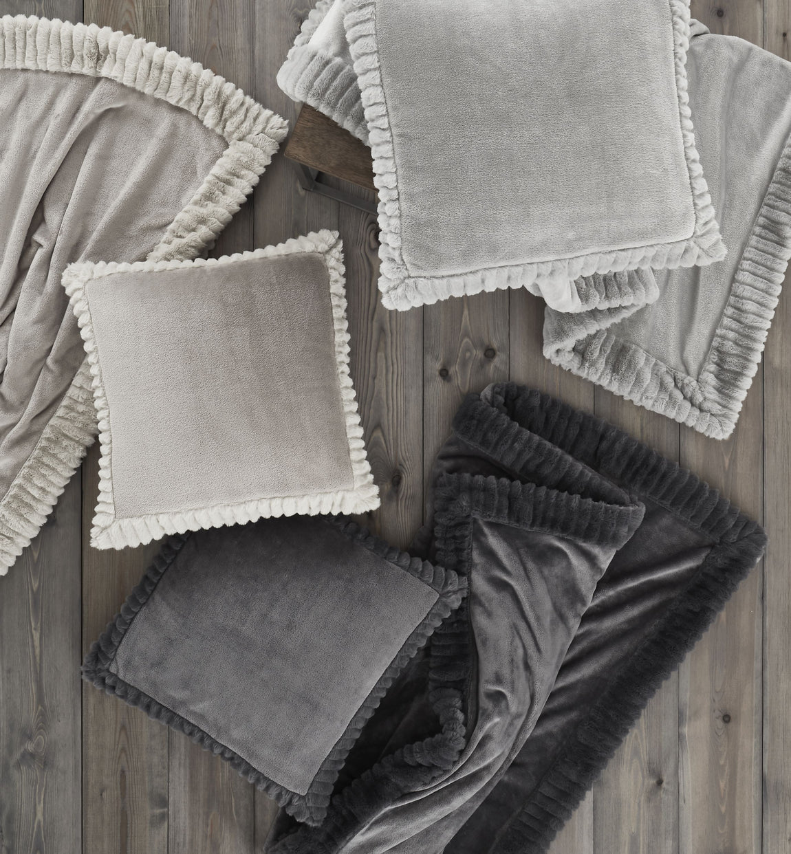 Catherine Lansfield Velvet and Faux Fur 150cmx200cm Throw Charcoal
