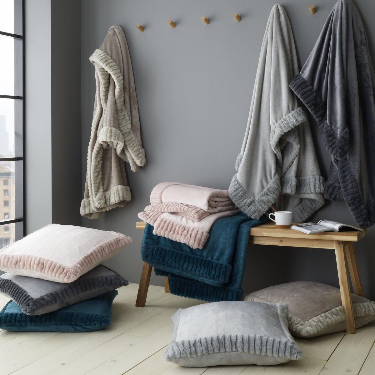 Catherine Lansfield Velvet And Faux Fur 150cmx200cm Throw Teal