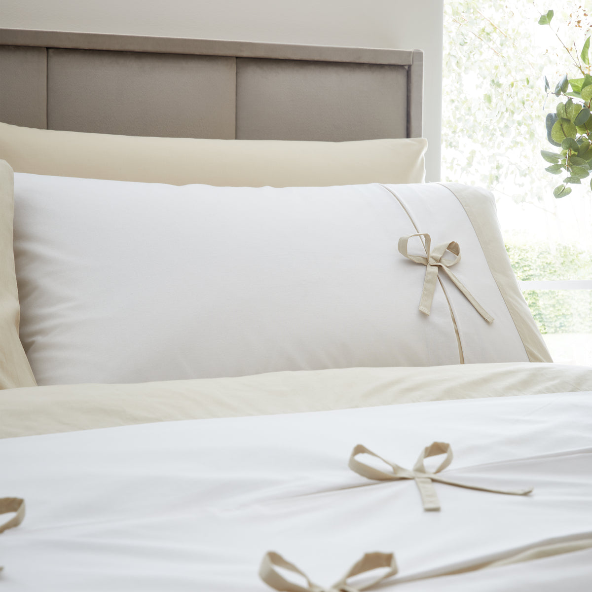 Catherine Lansfield Milo Bow Duvet Cover Bedding Set Natural