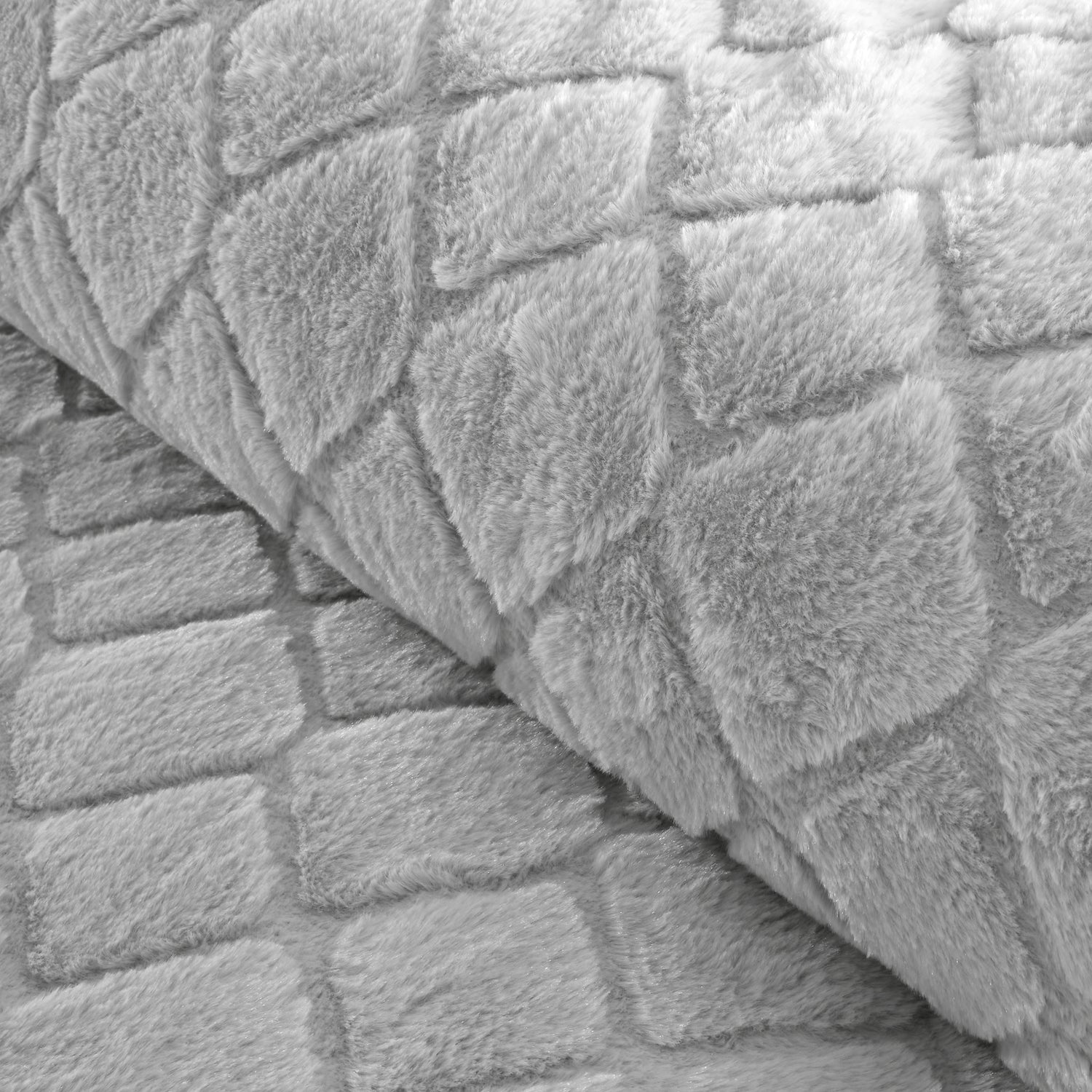 Catherine Lansfield Cosy Diamond Faux Fur Duvet Cover Bedding Set Silver