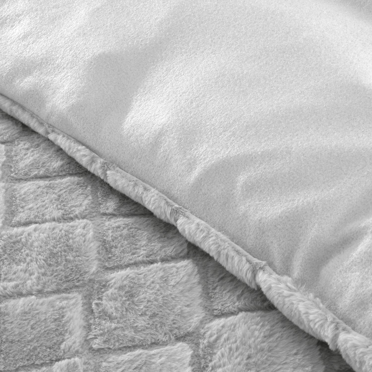 Catherine Lansfield Cosy Diamond Faux Fur Duvet Cover Bedding Set Silver
