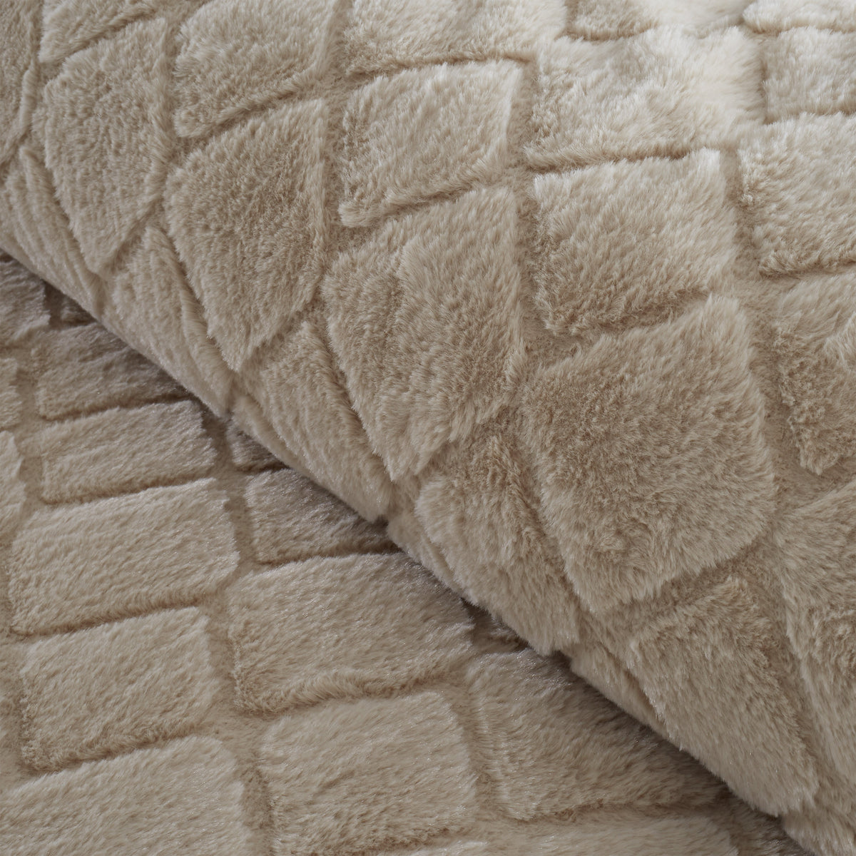 Catherine Lansfield Cosy Diamond Faux Fur Duvet Cover Bedding Set Natural