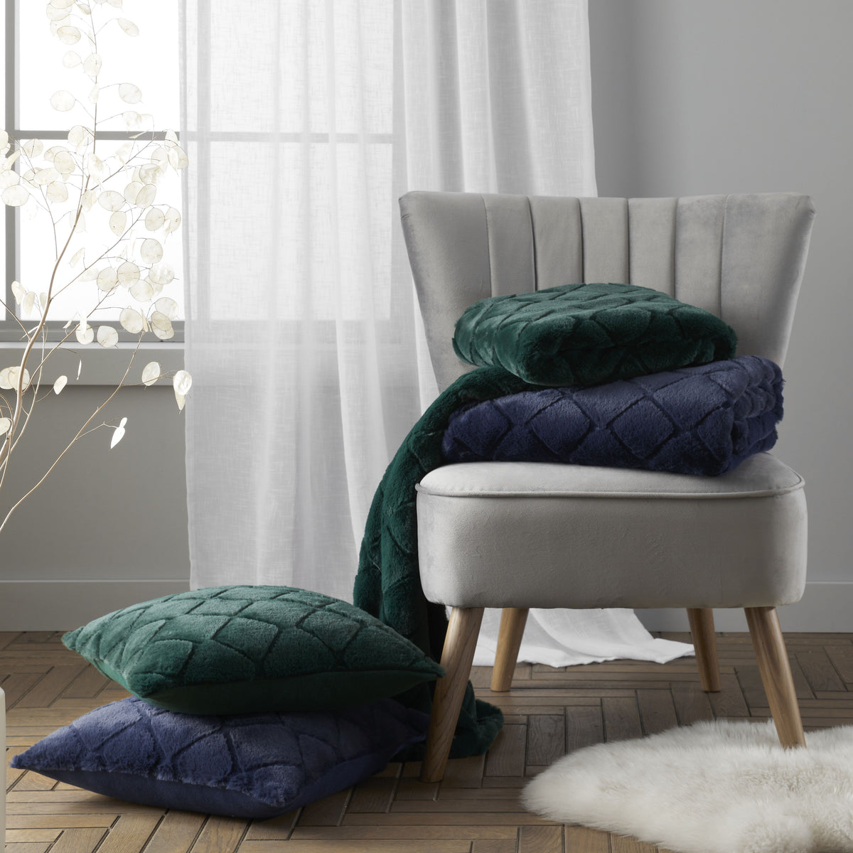 Catherine Lansfield Cosy Diamond Faux Fur 130cmx170cm Throw Navy Blue