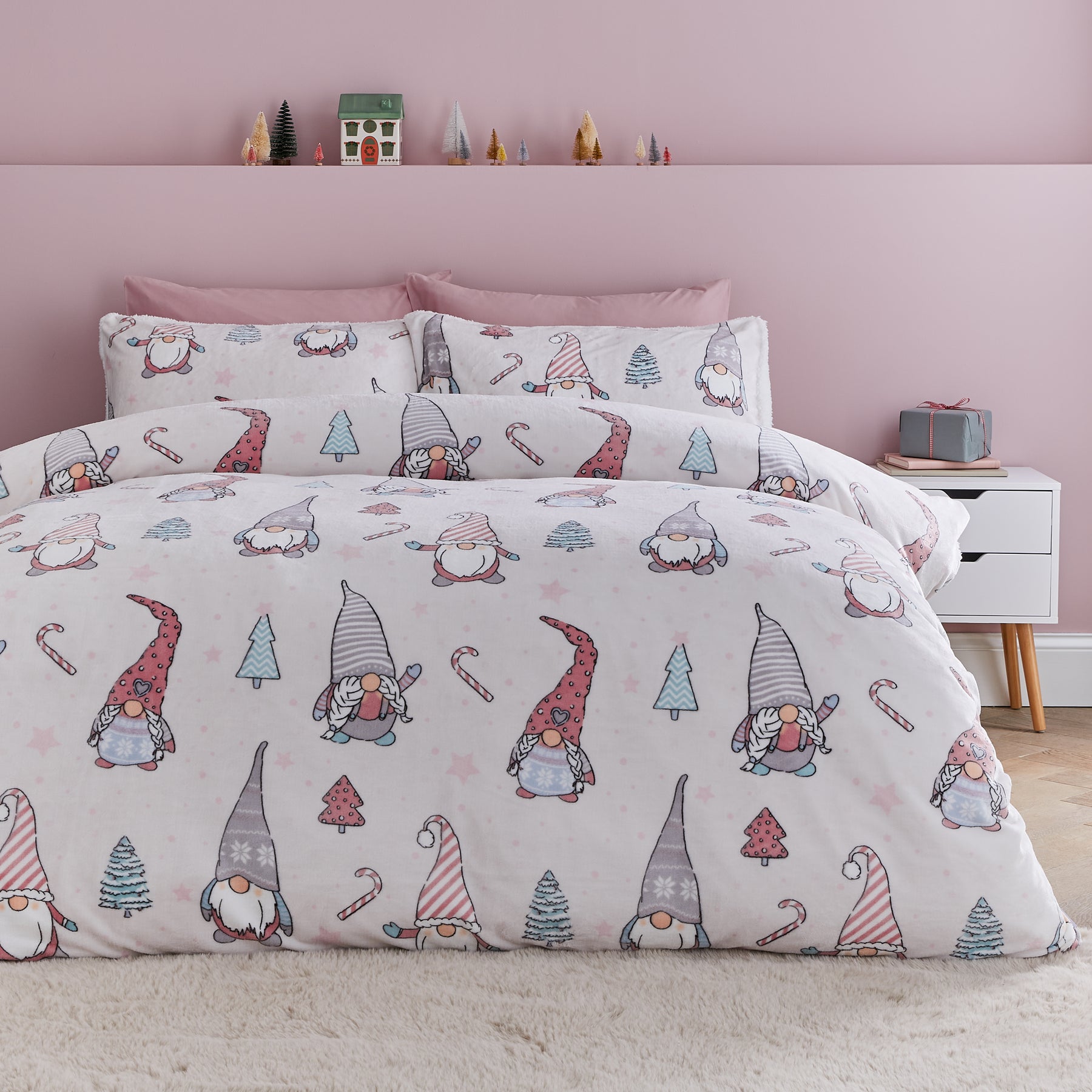 Catherine Lansfield Festive Gnomes Duvet Cover Bedding Set Pink