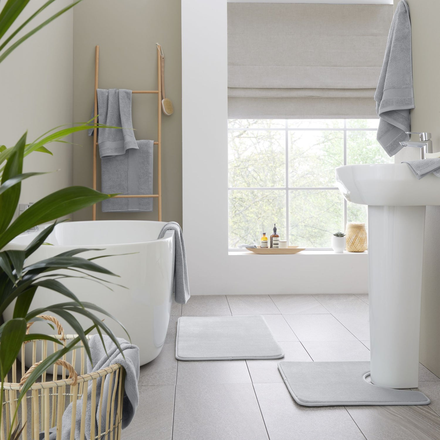 Catherine Lansfield Anti Bacterial Six Towel Bale Towels Silver
