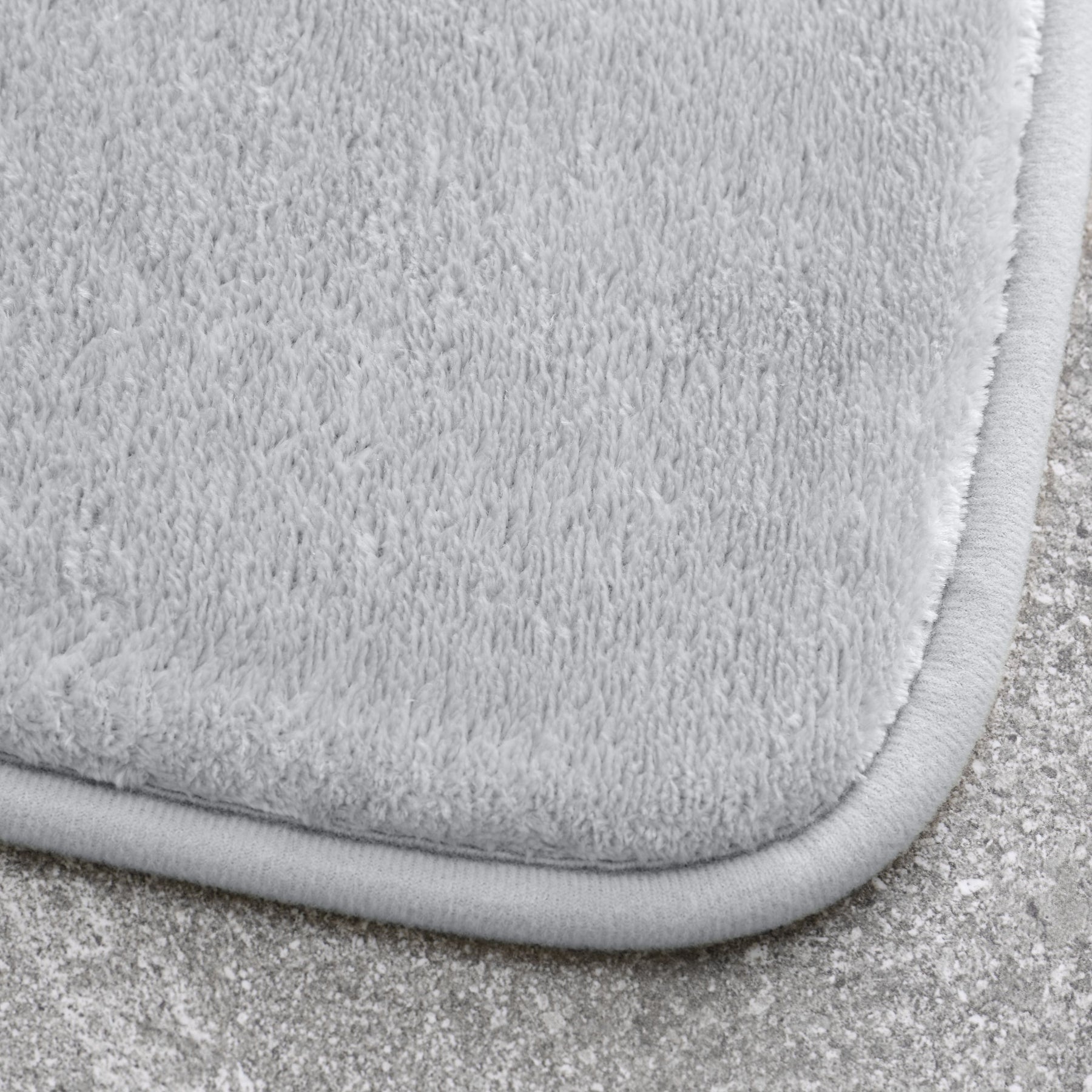 Catherine Lansfield Anti Bacterial Memory Foam Bath Mat and Pedestal Mat Silver