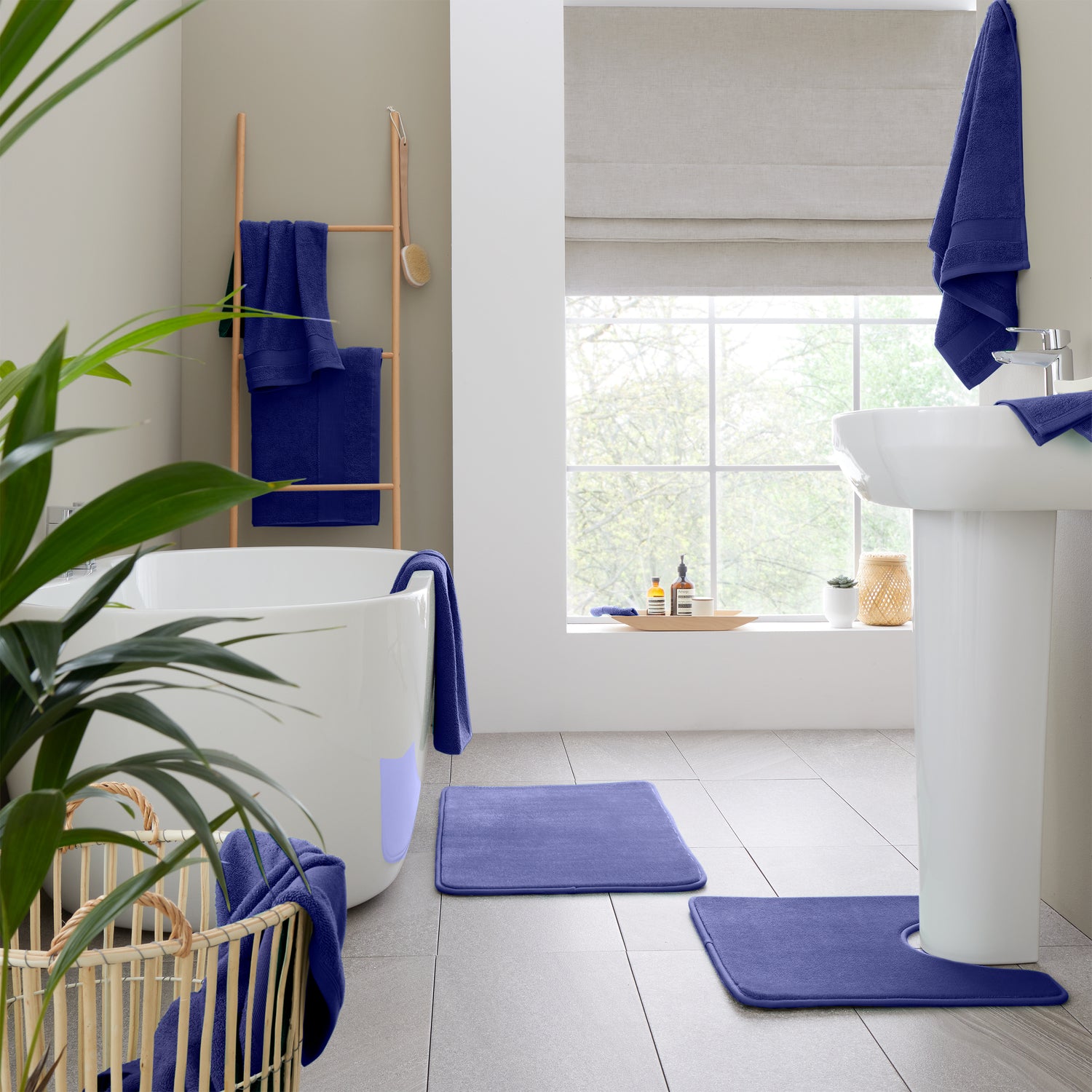 Catherine Lansfield Anti Bacterial Two Bath Sheet Towels Navy