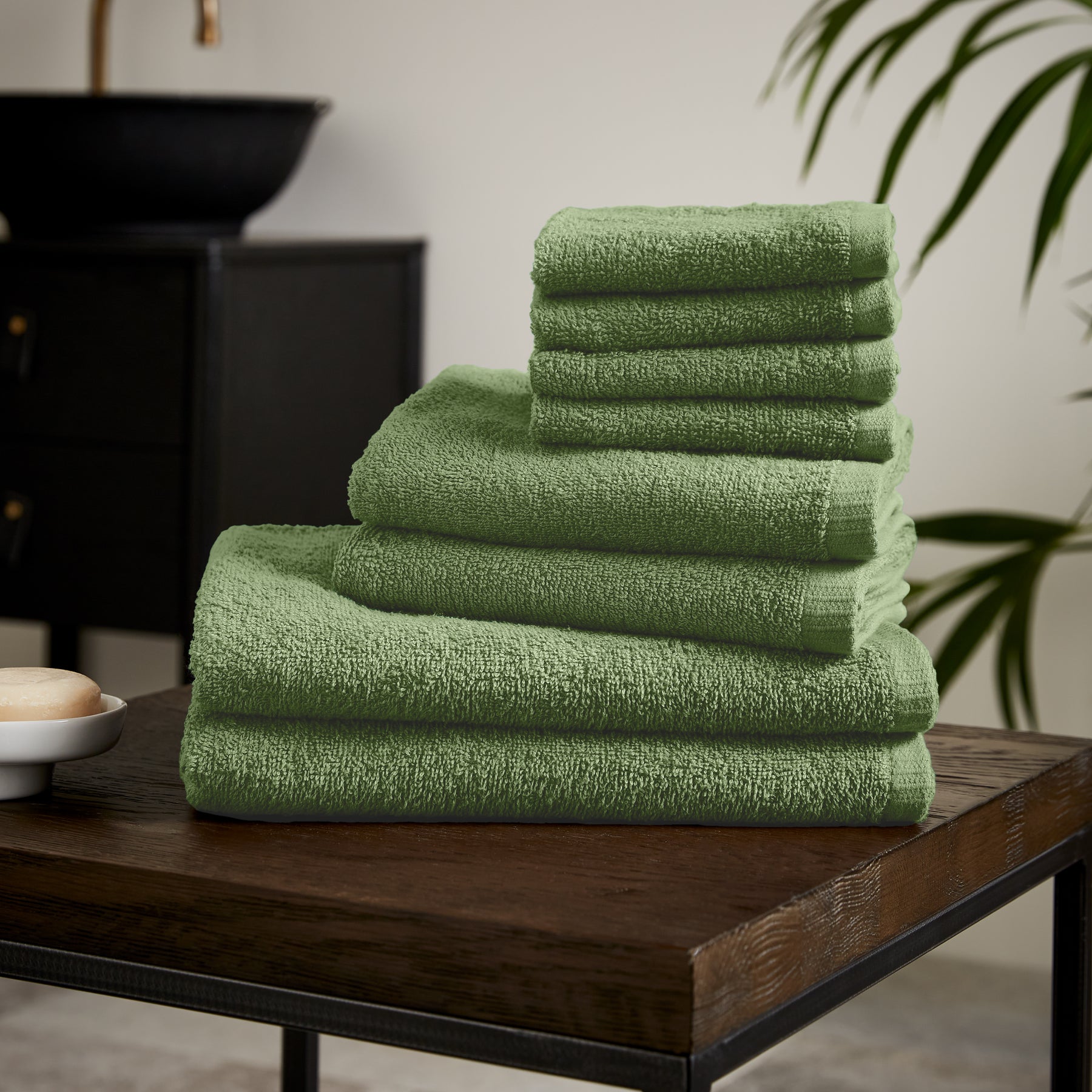 Catherine Lansfield Quick Dry Bale of Eight Towels Sage