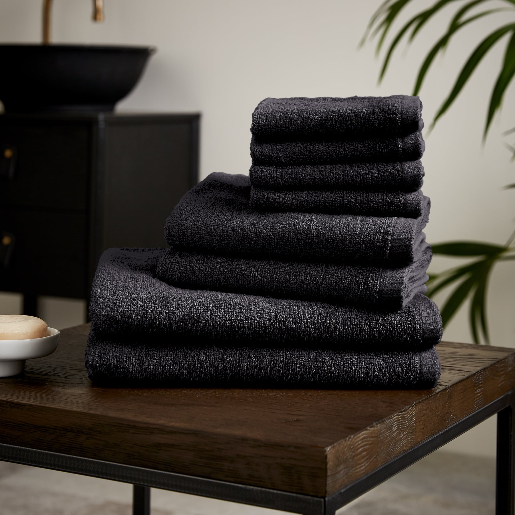 Catherine Lansfield Quick Dry Bale of Eight Towels Black