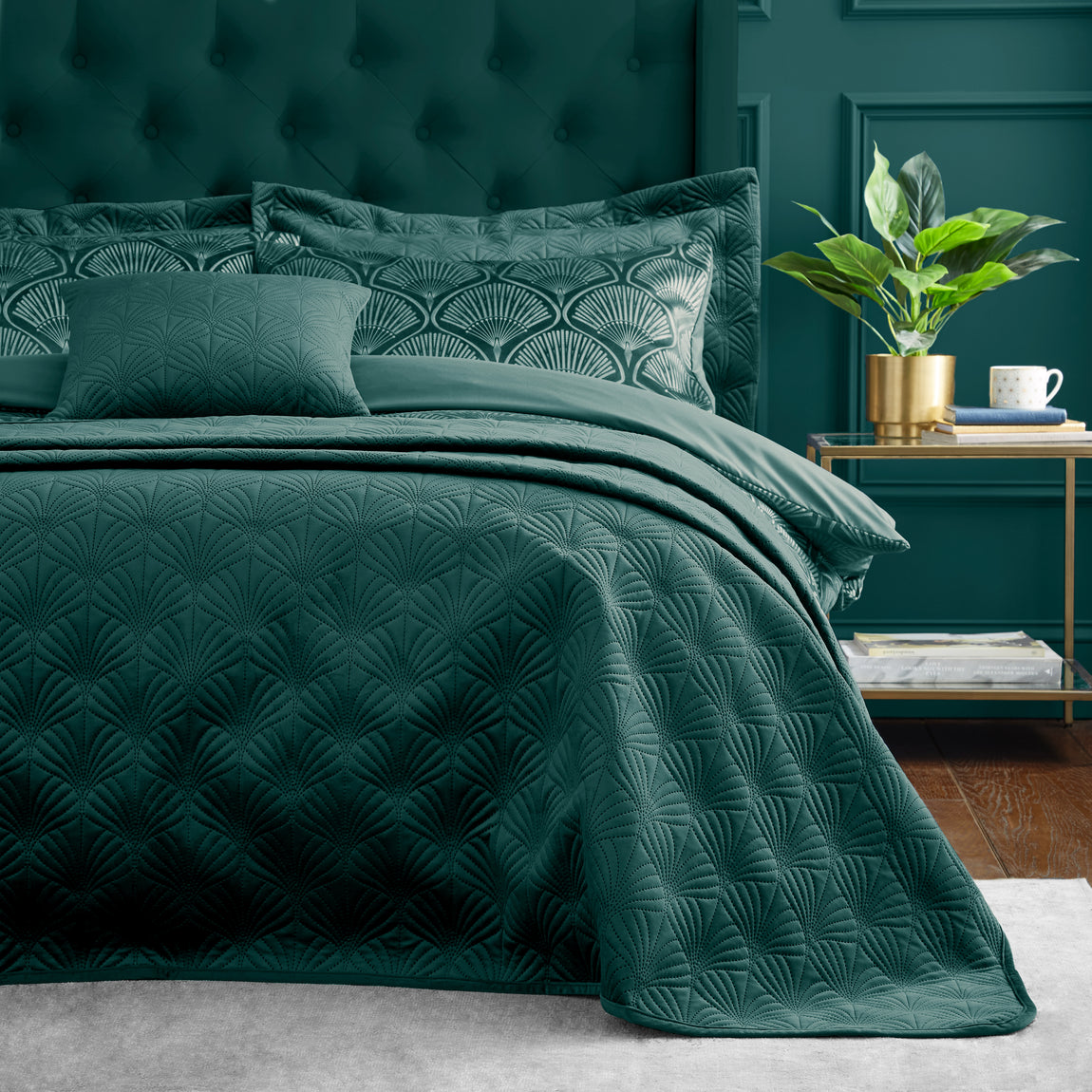 Catherine Lansfield Art Deco Pearl 220cm x 230cm Quilted Bedspread Teal