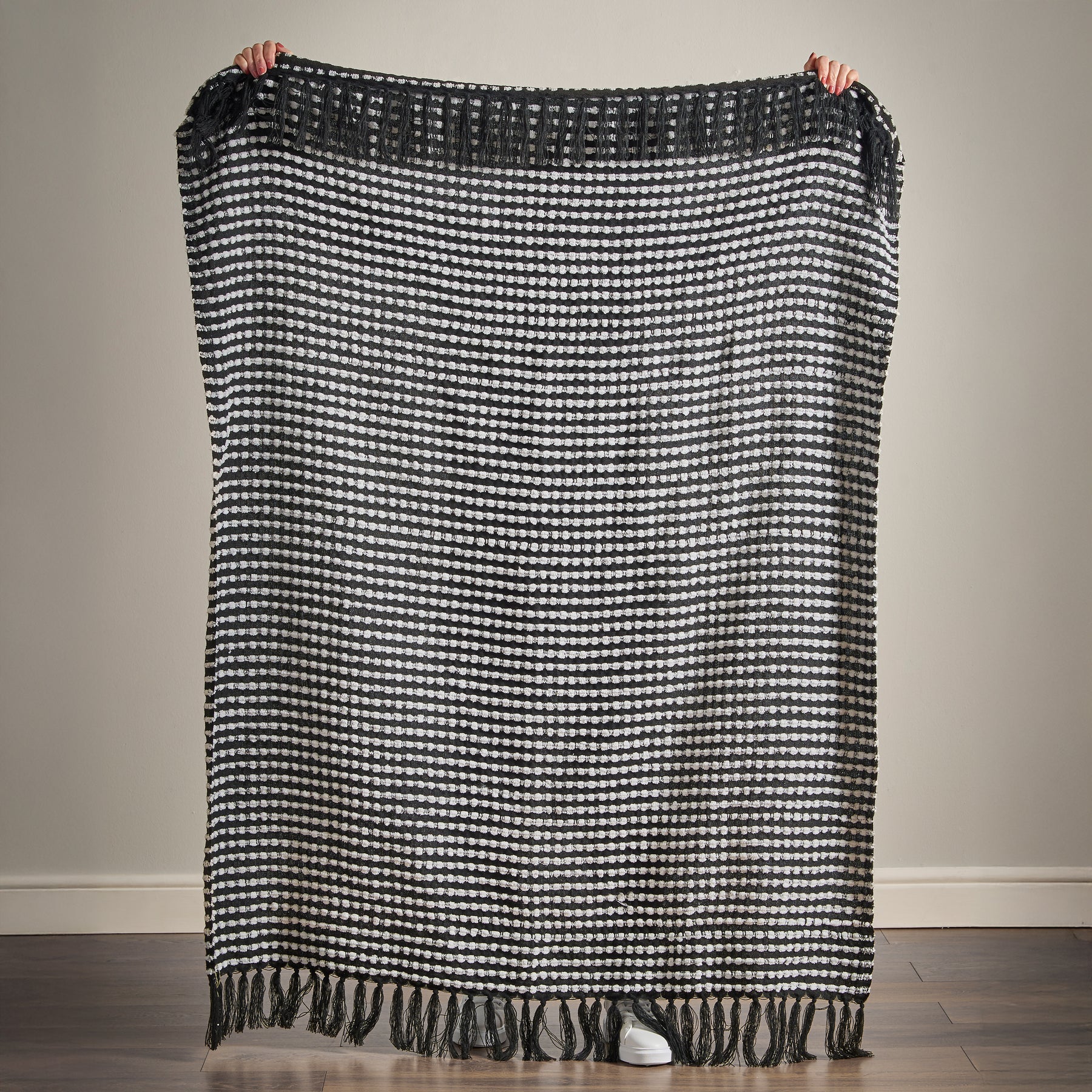 Catherine Lansfield Stab Stitch 125cm x 150cm Tassel Throw Black