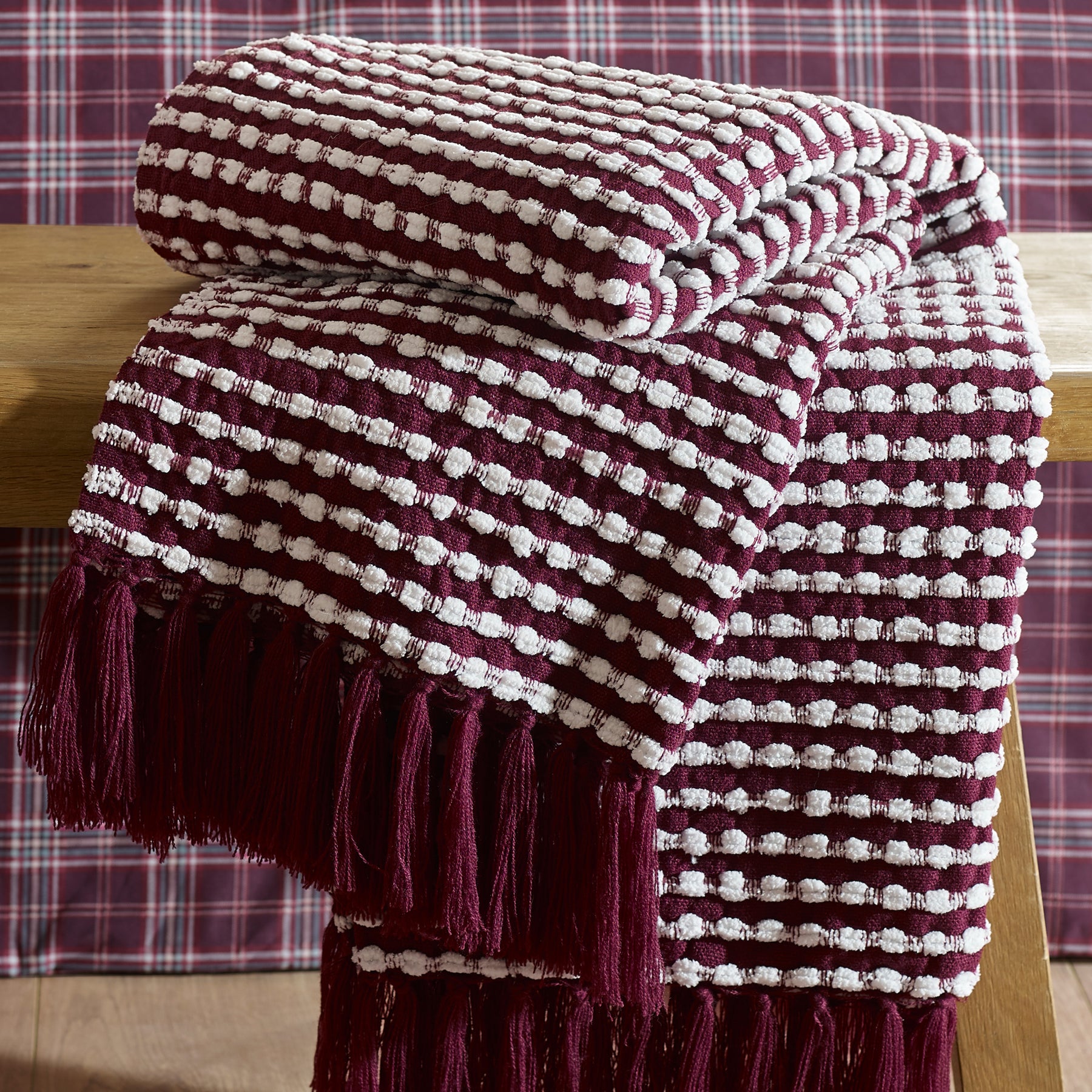 Catherine Lansfield Stab Stitch 125cm x 150cm Throw Plum