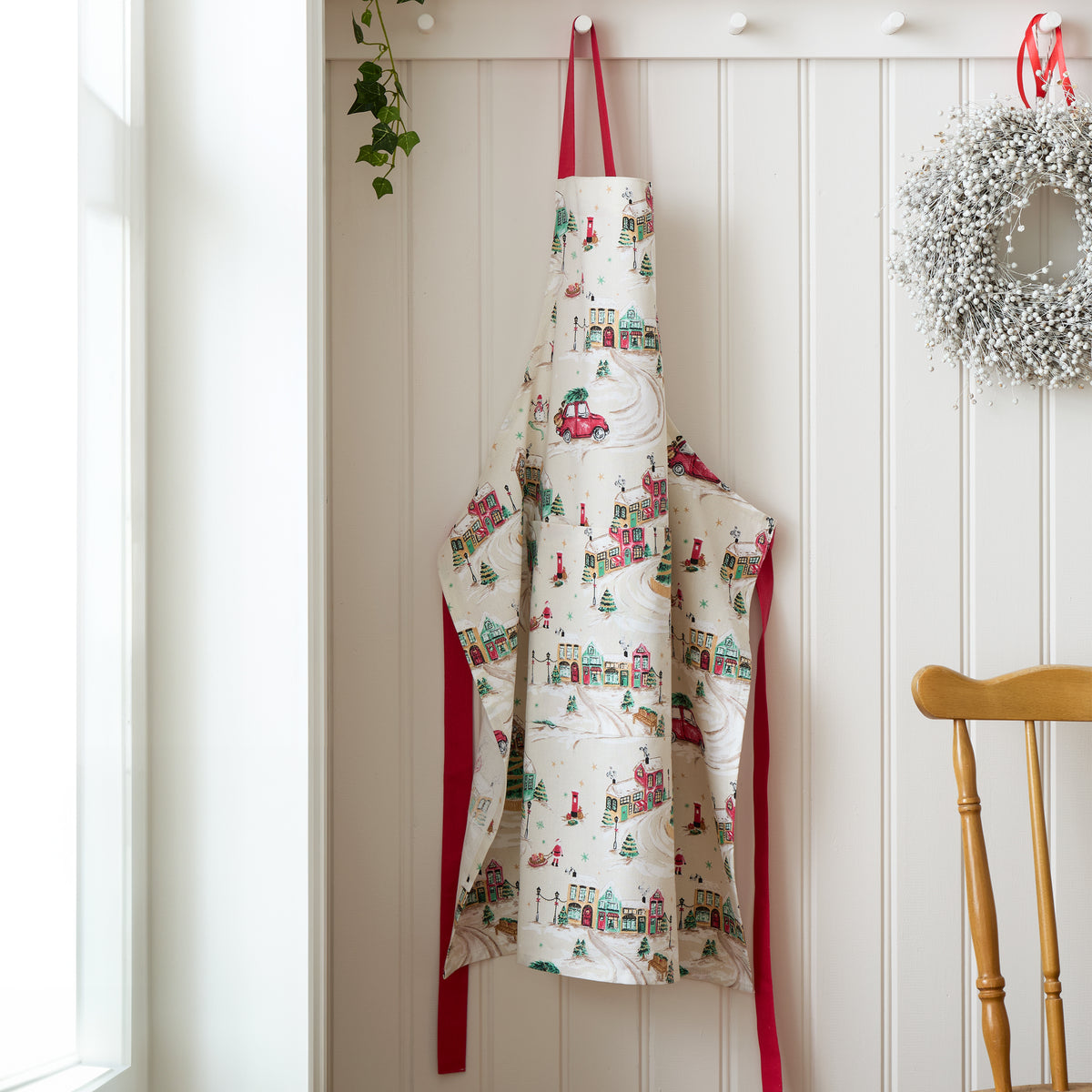 Catherine Lansfield Christmas Town Apron Natural