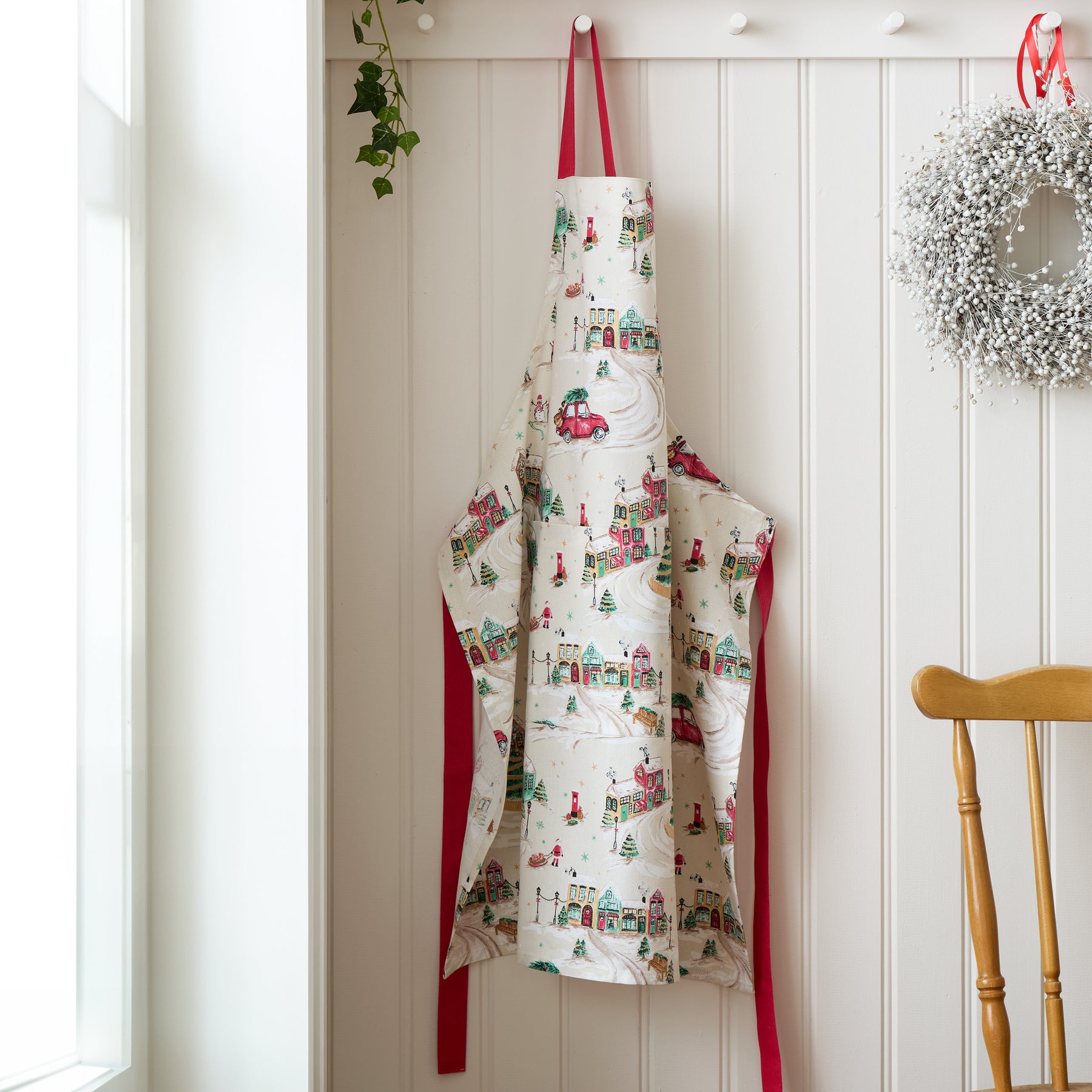 Catherine Lansfield Christmas Town Apron Natural