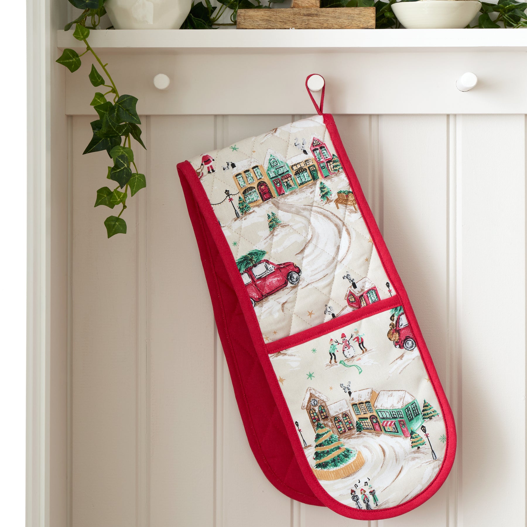 Catherine Lansfield Christmas Town Oven Glove Natural