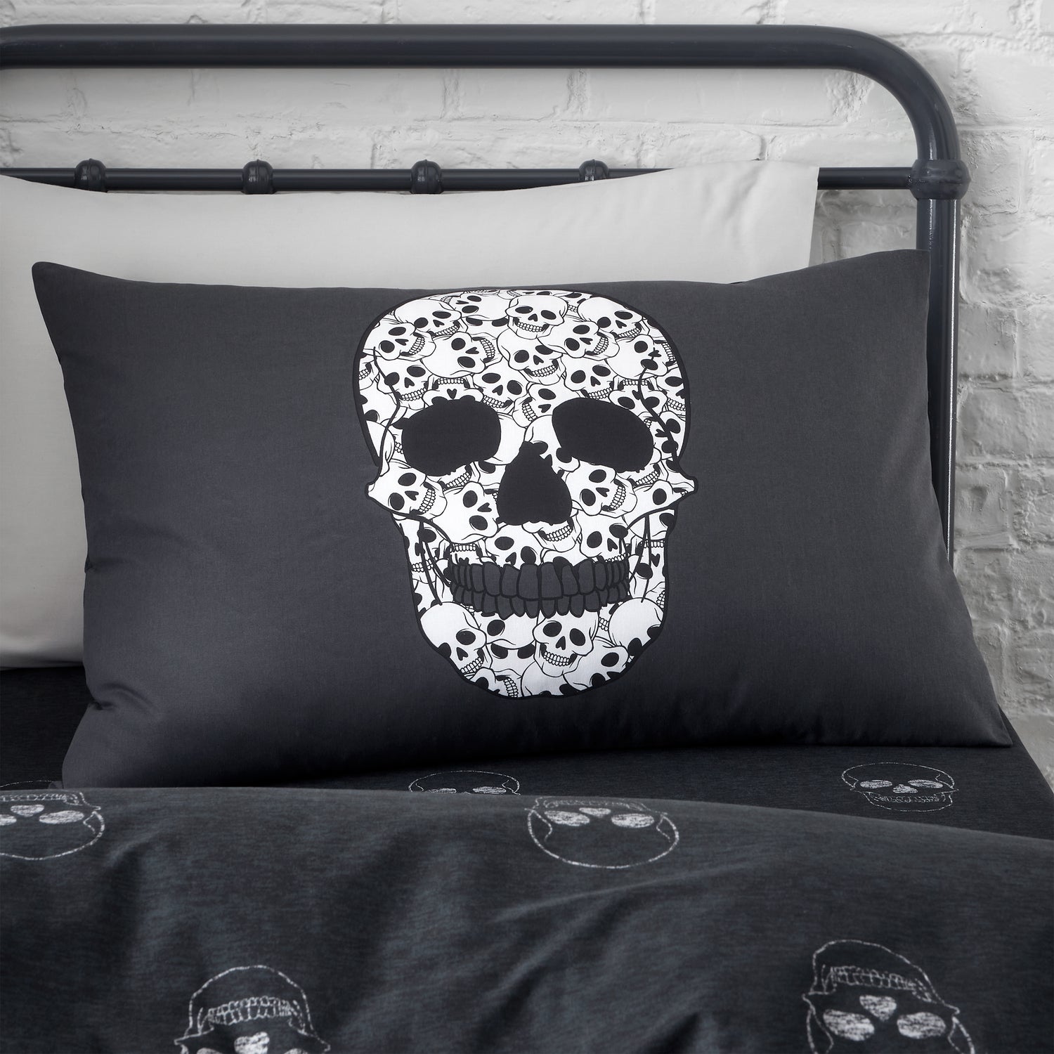 Catherine Lansfield Skulls Childrens Bedding Grey