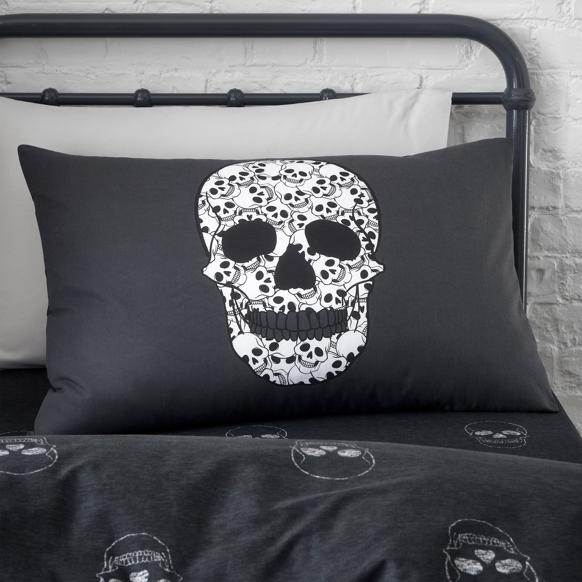 Catherine Lansfield Skulls Childrens Bedding Grey