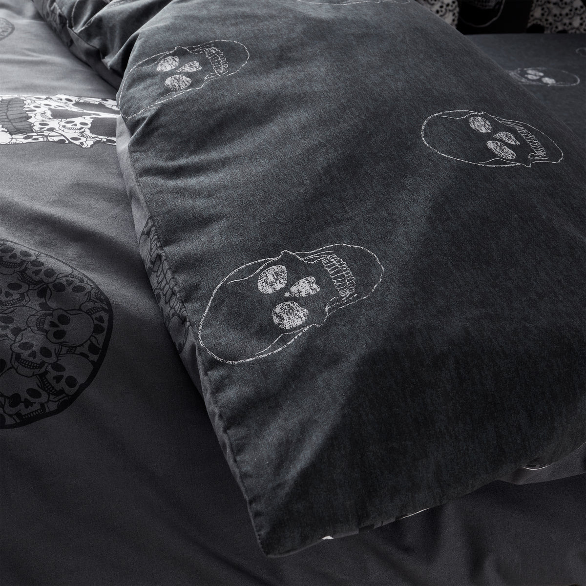 Catherine Lansfield Skulls Childrens Bedding Grey