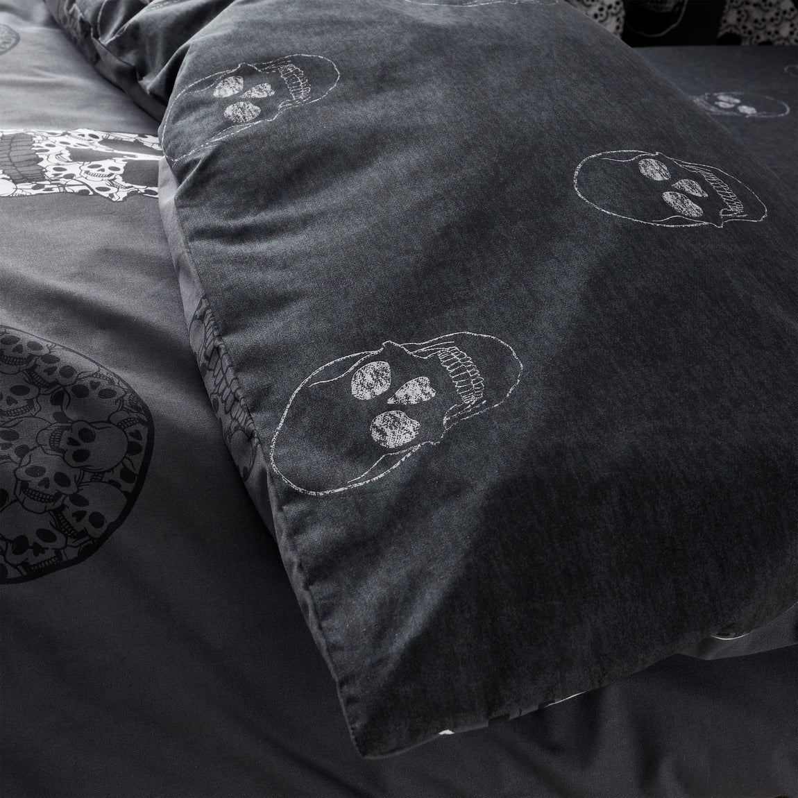 Catherine Lansfield Skulls Childrens Bedding Grey
