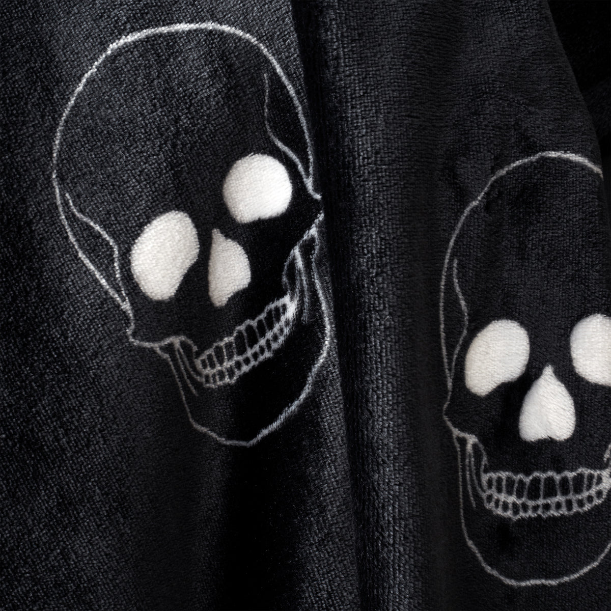 Catherine Lansfield Skulls Fleece 130cmx170cm Throw Grey