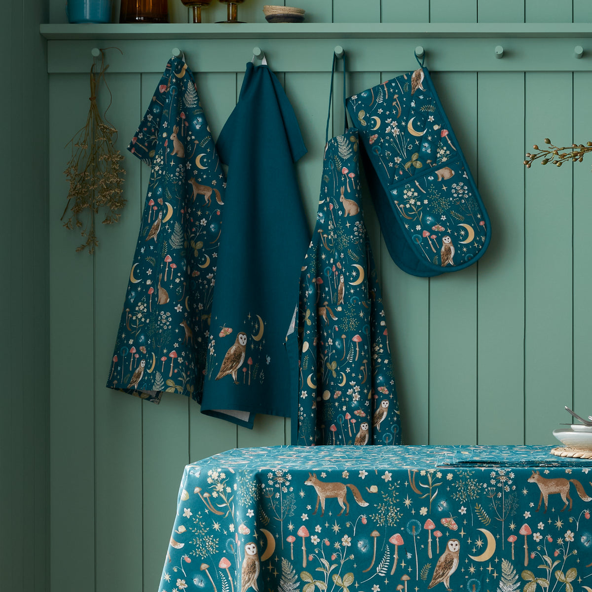 Catherine Lansfield Enchanted Twilight Apron Green